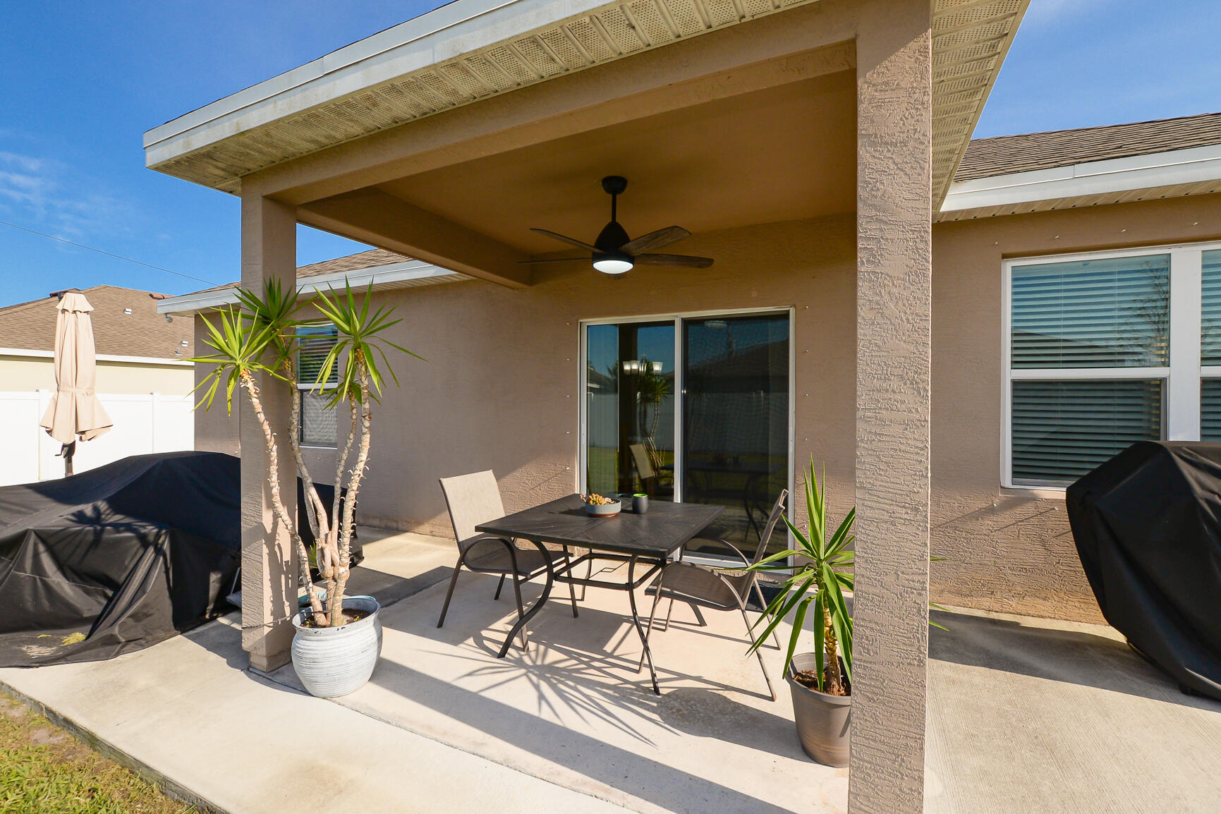 567 Sw Paar Drive Property Photo 35