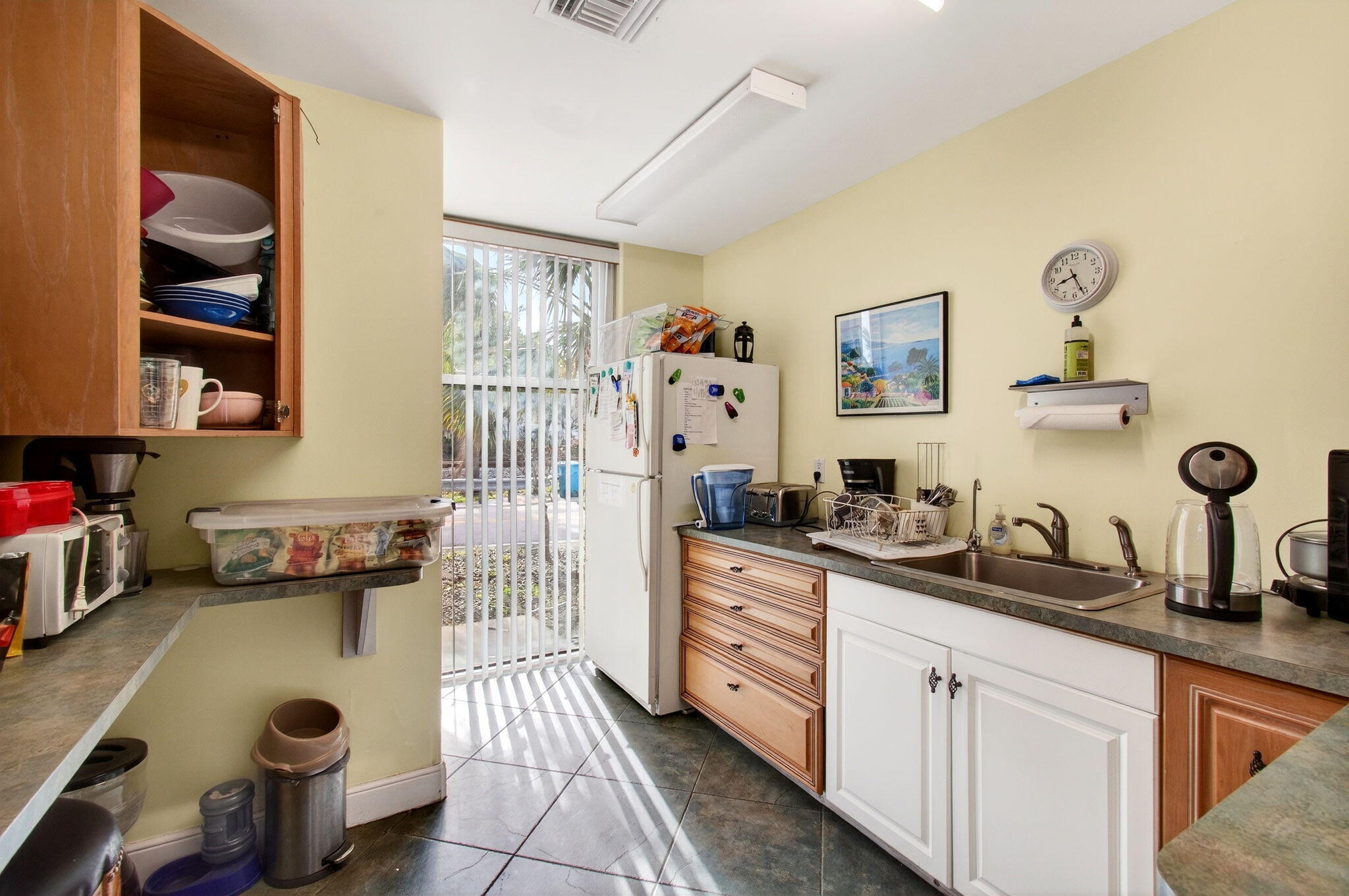 321 N Railroad Avenue Property Photo 16