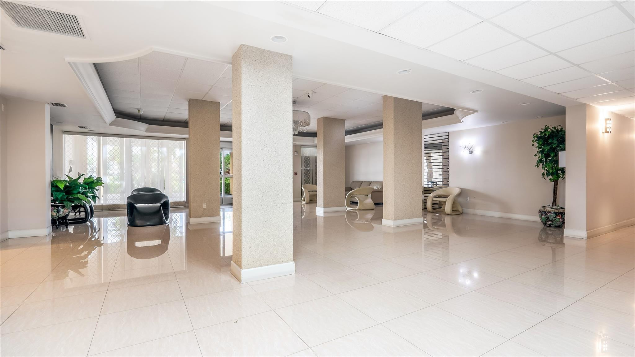 1833 S Ocean Drive 1608 Property Photo 27