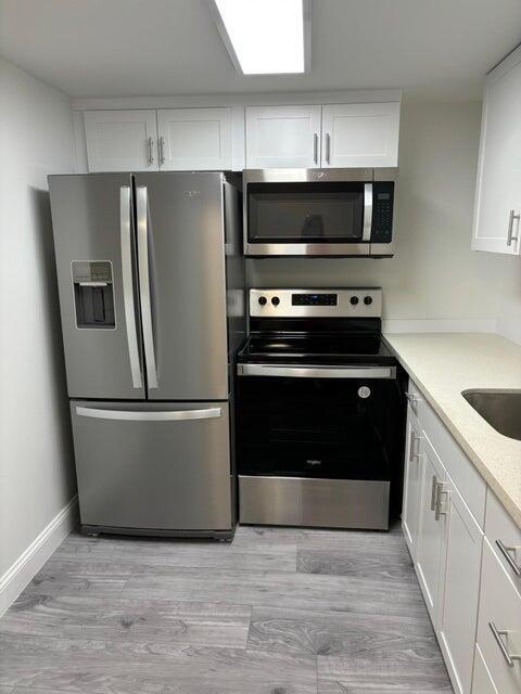 125 Westbury Circle G Property Photo 6