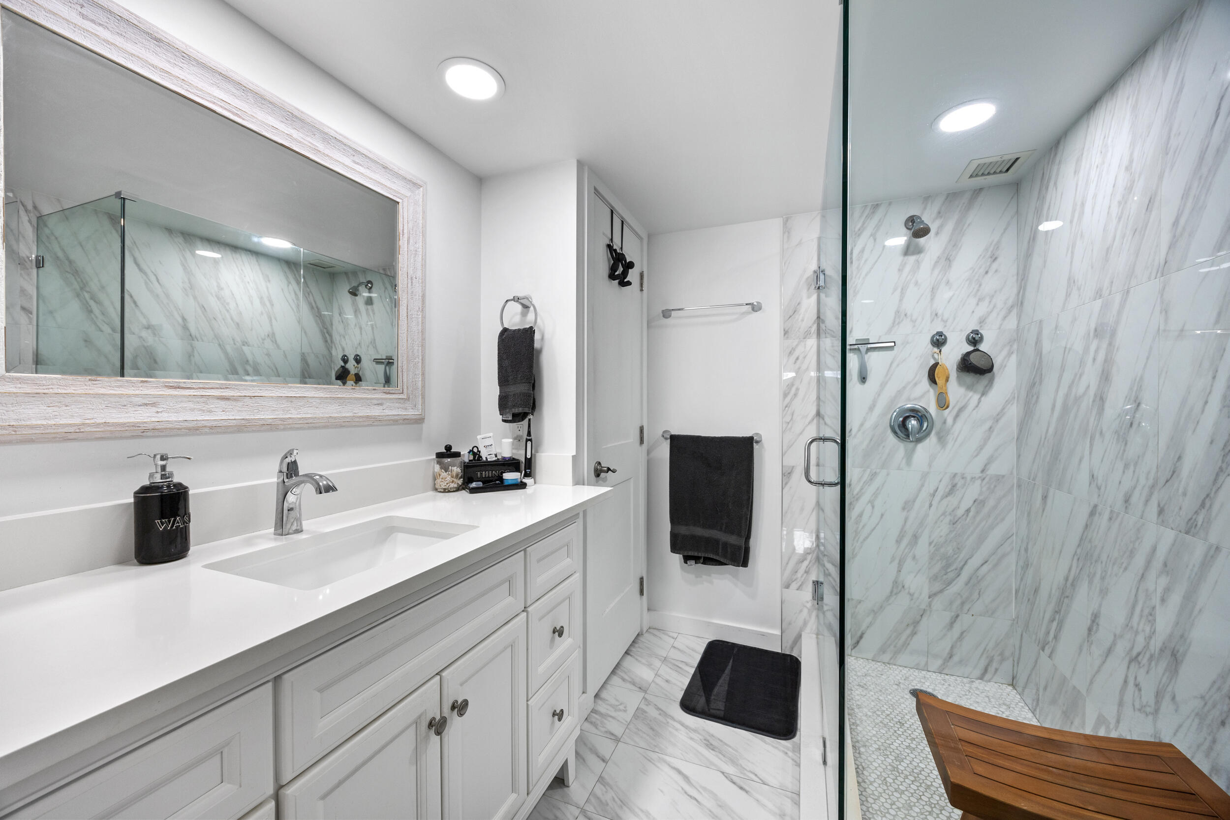 1630 N Ocean Boulevard 812 Property Photo 17