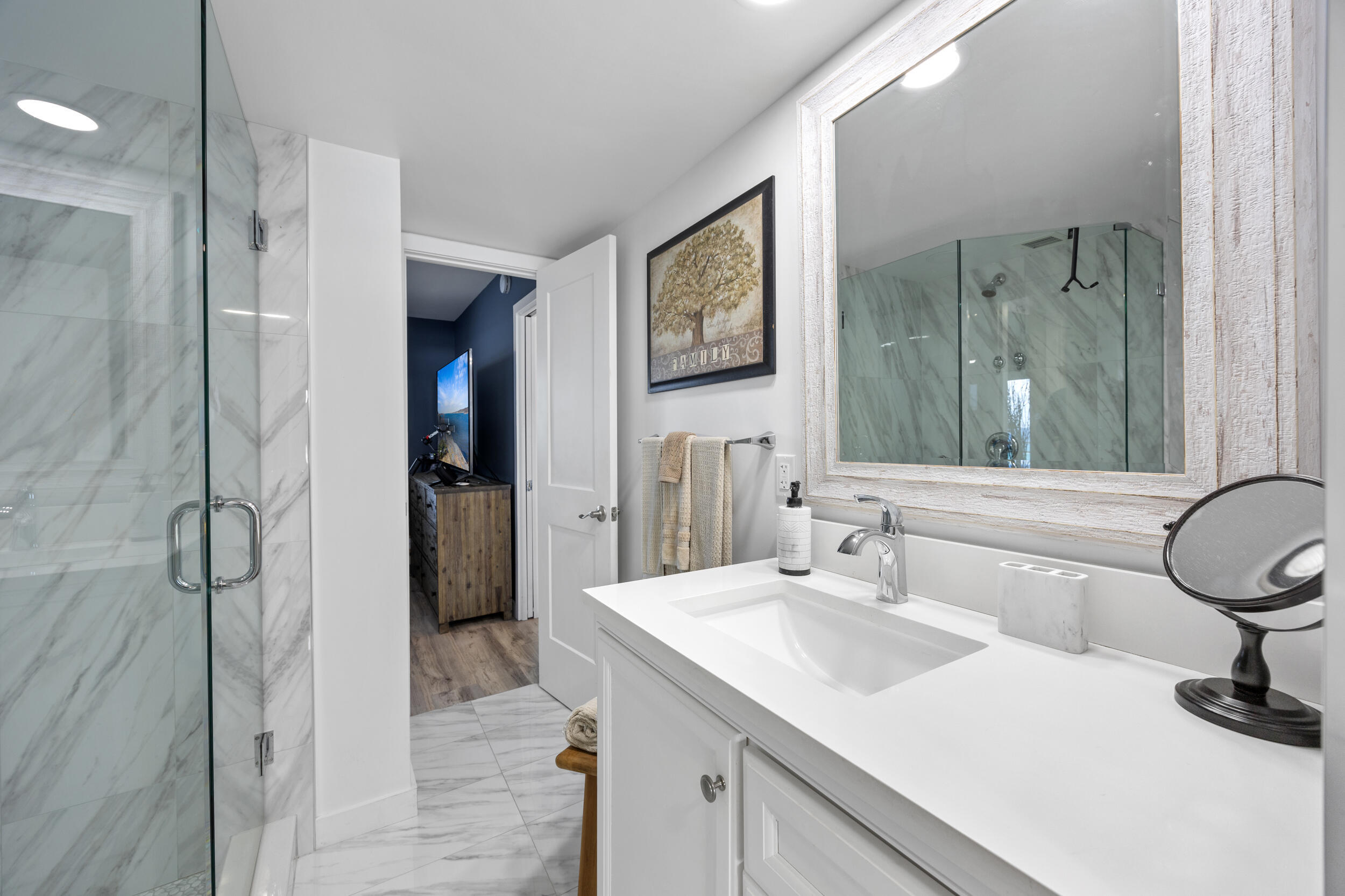 1630 N Ocean Boulevard 812 Property Photo 23