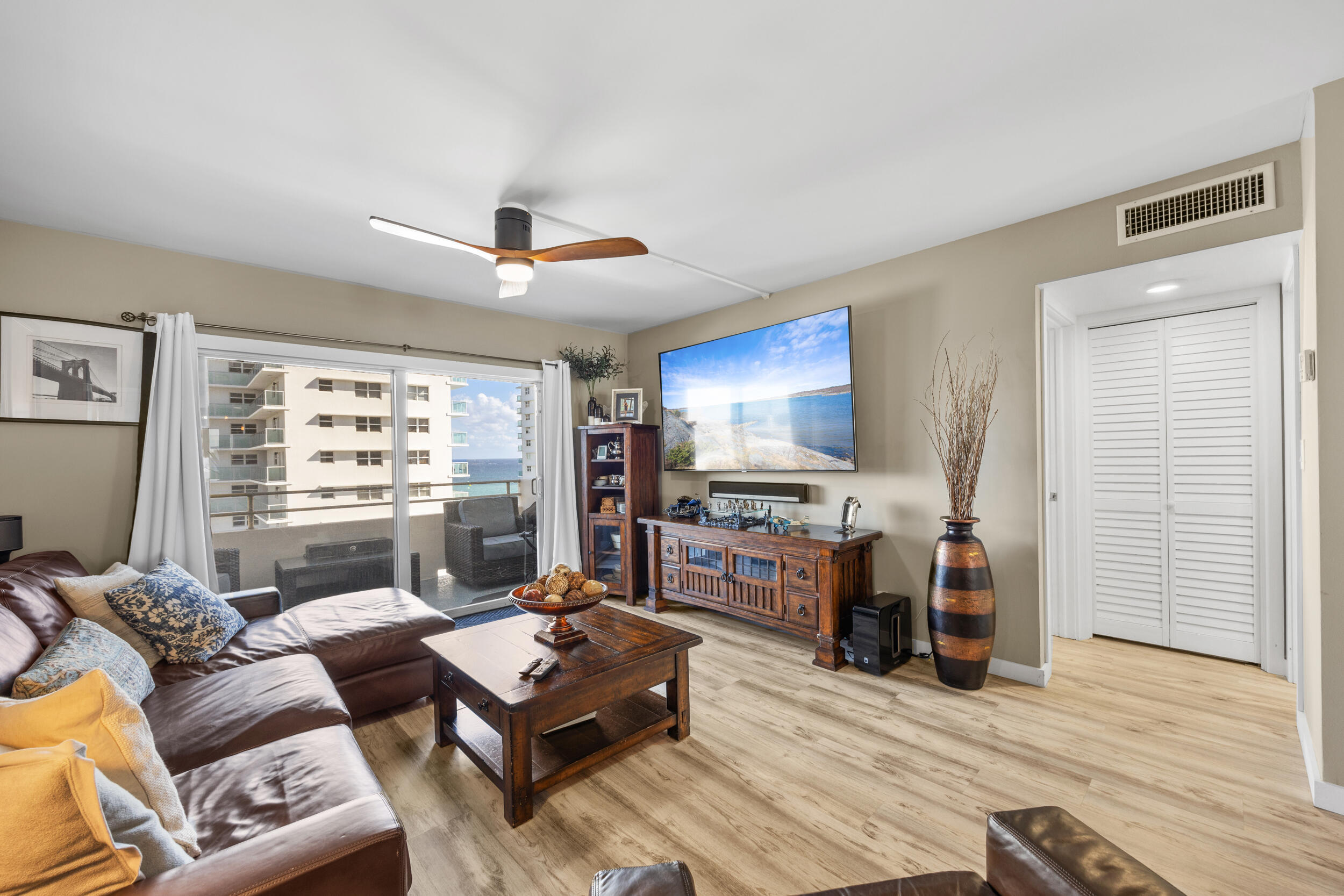 1630 N Ocean Boulevard 812 Property Photo 26