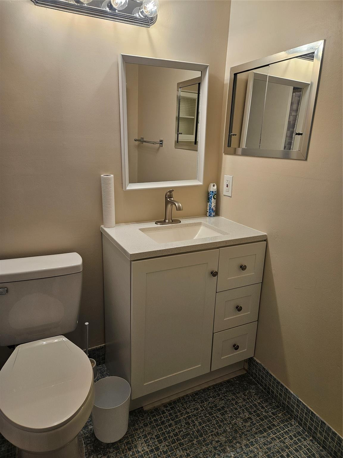 82 Tilford D 82 Property Photo 8