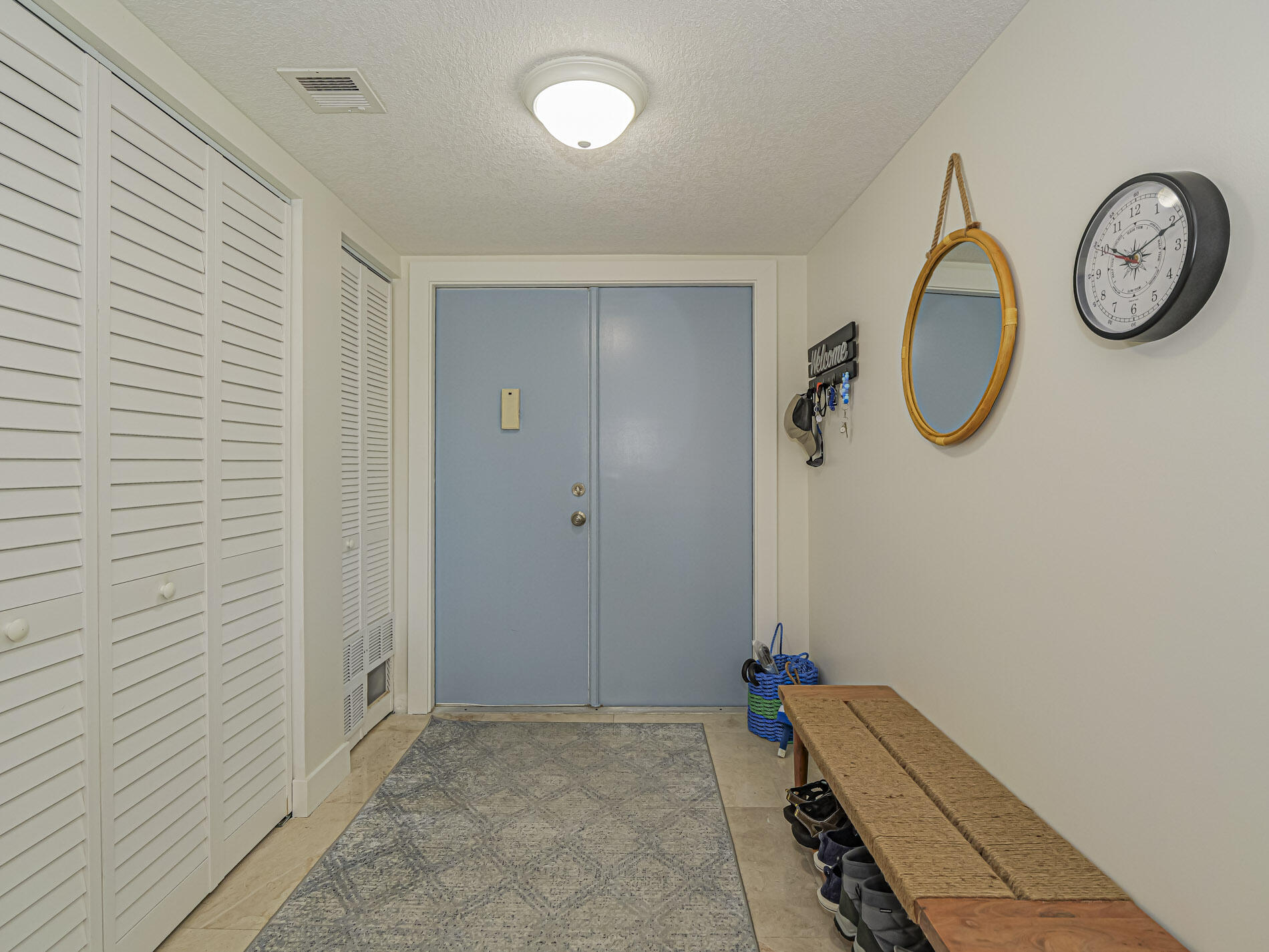 3206 S Lakeview Circle 1206 Property Photo 8