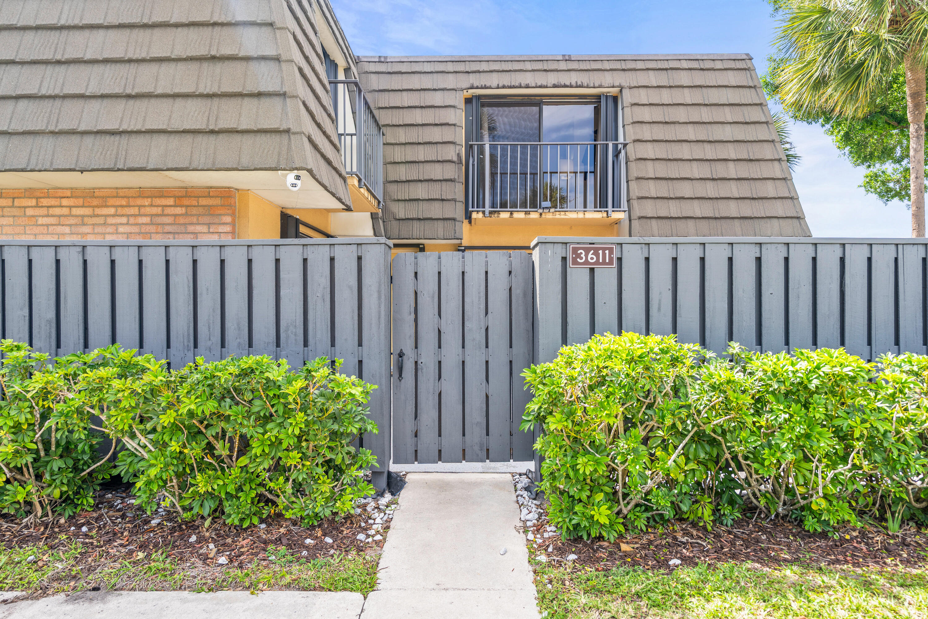3611 36th Way Property Photo 2