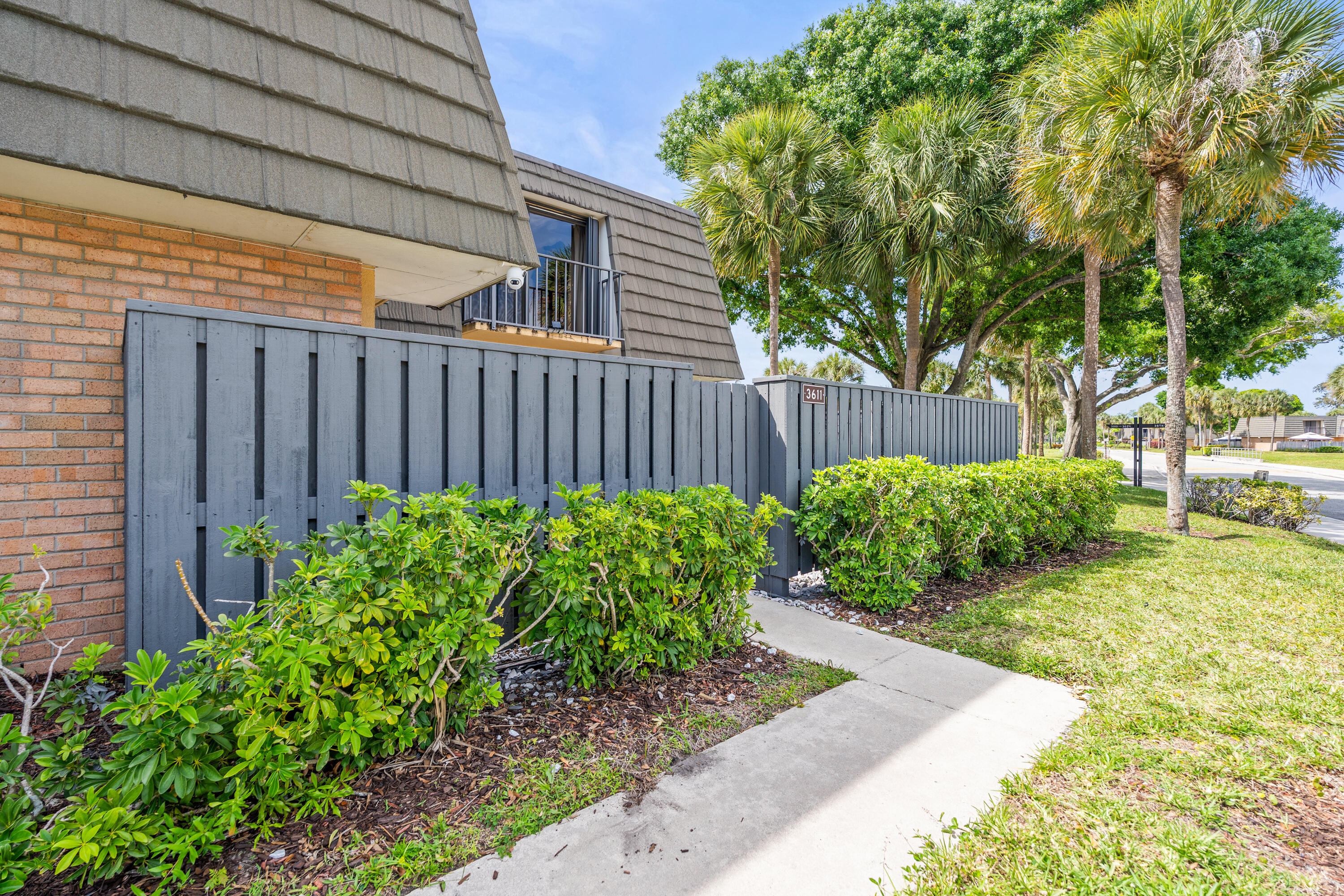 3611 36th Way Property Photo 3