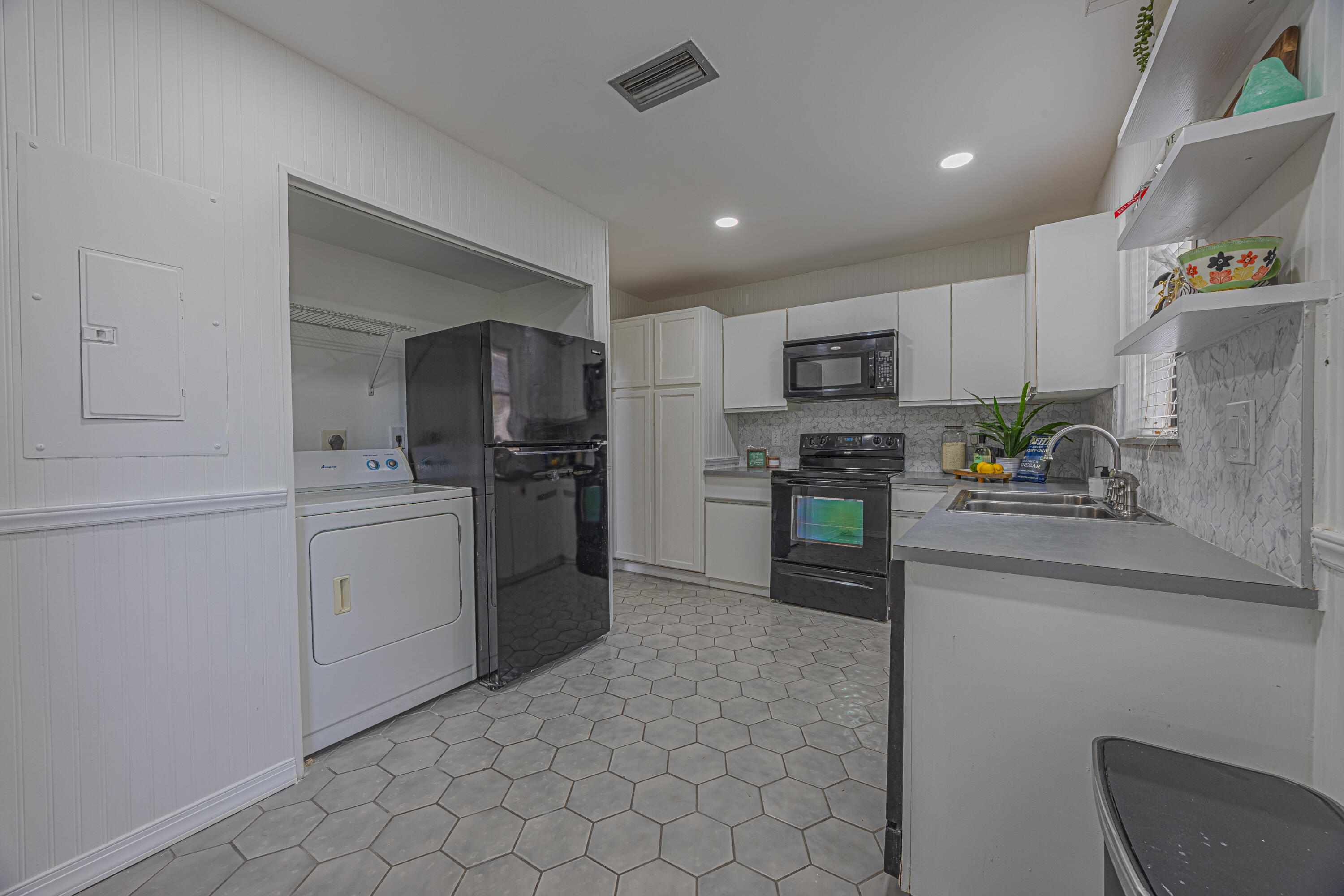 3625 Inverrary Boulevard W Property Photo 13