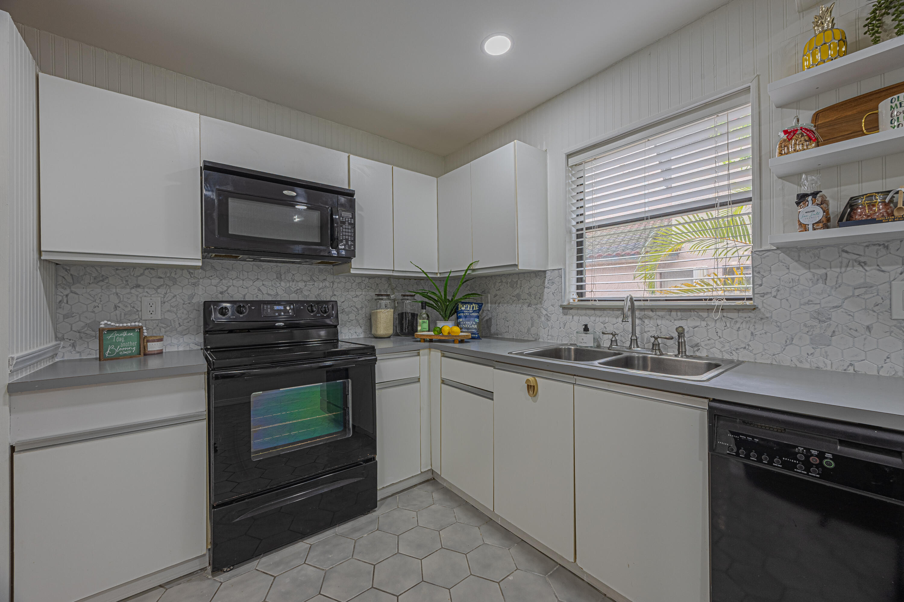 3625 Inverrary Boulevard W Property Photo 15