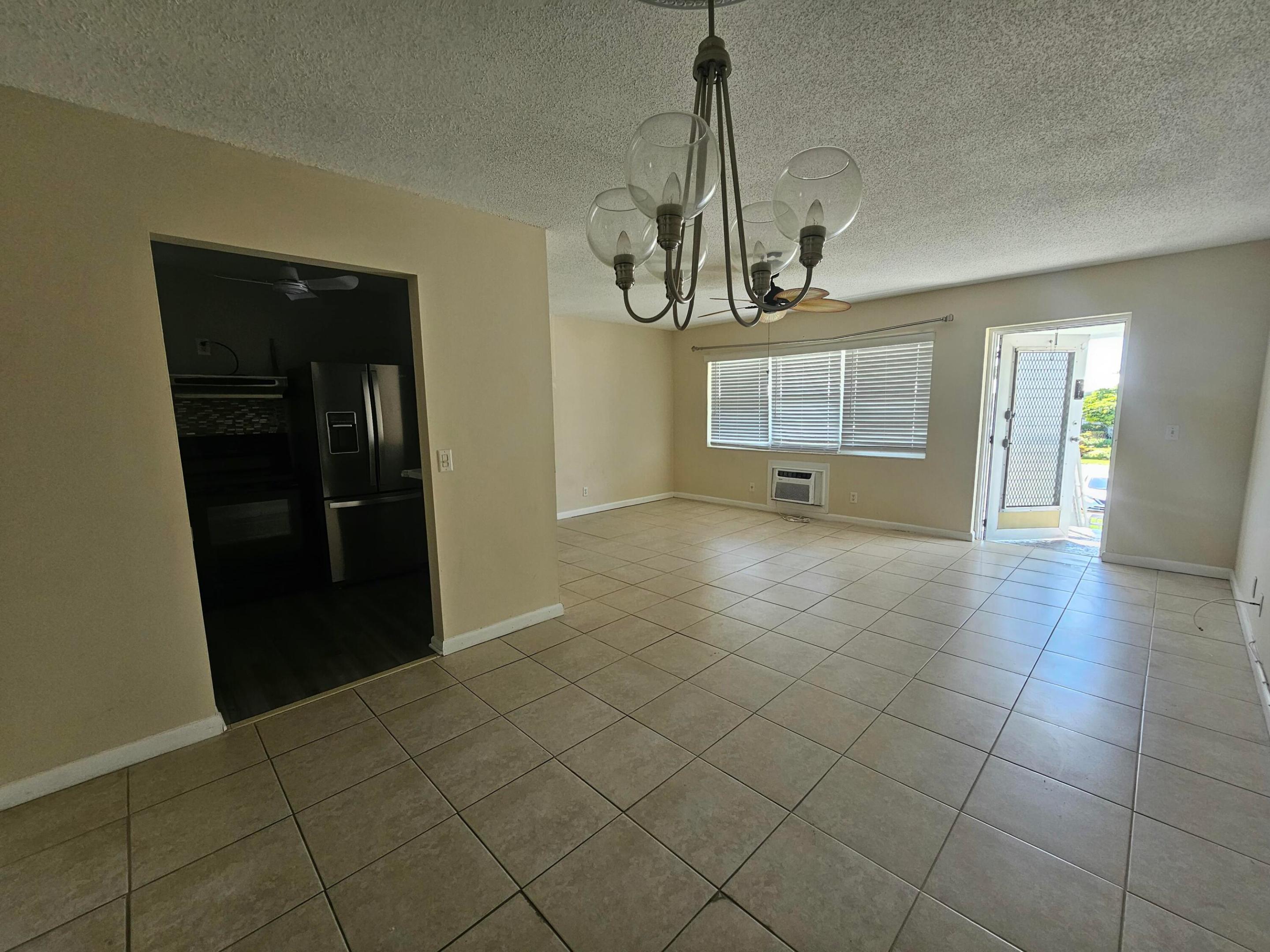145 Sheffield F Property Photo 3