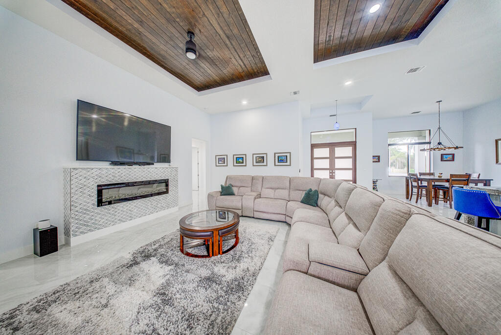 11165 Tangerine Boulevard Property Photo 10