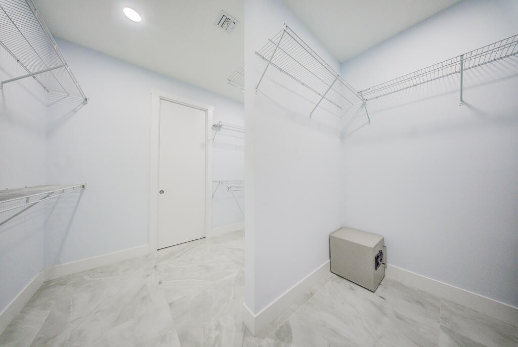 11165 Tangerine Boulevard Property Photo 29
