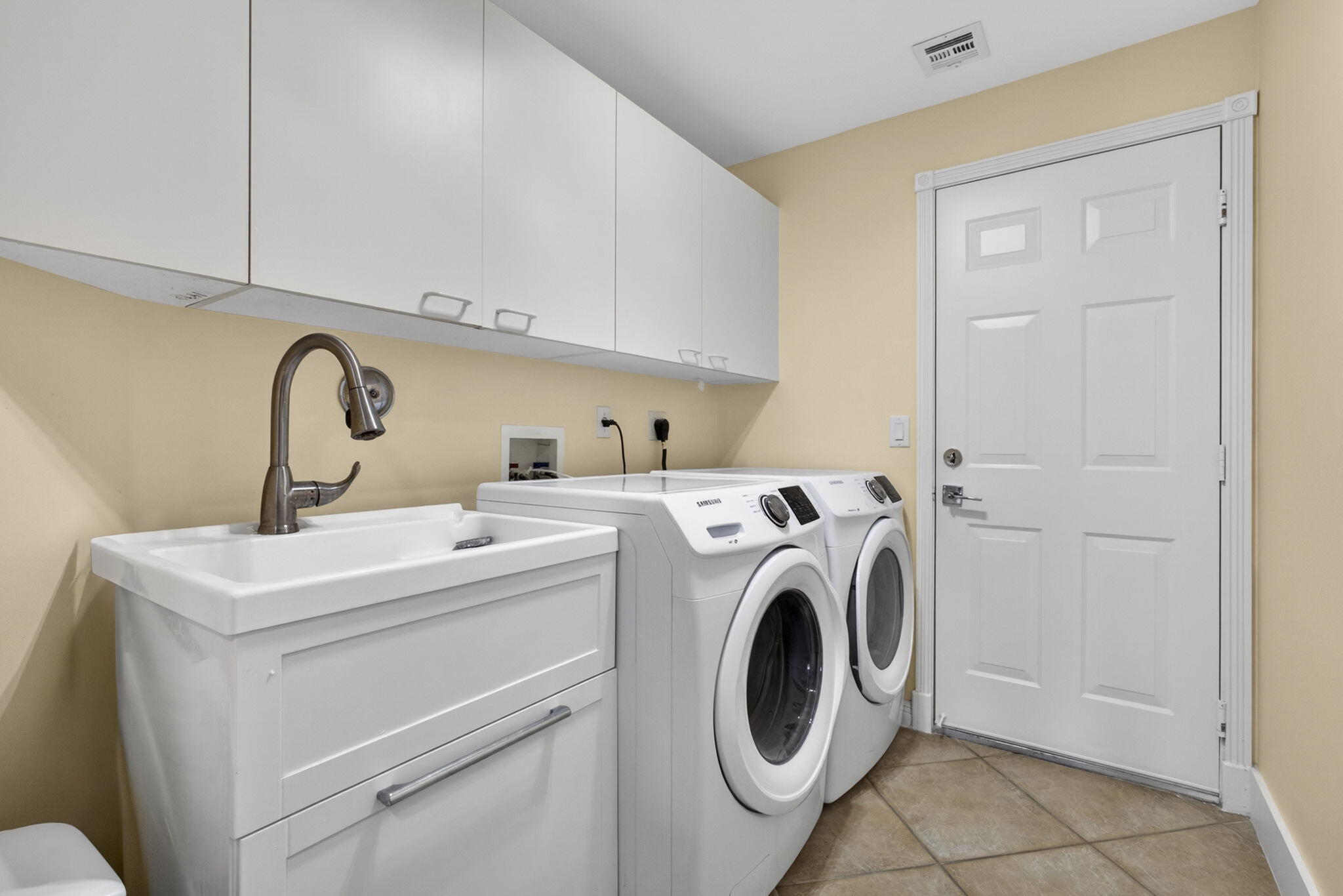 1724 Annandale Circle Property Photo 18