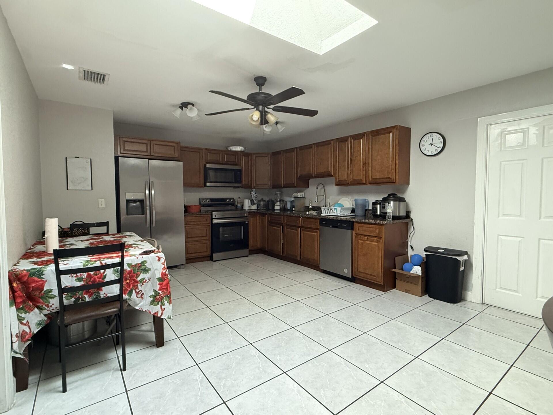 4904 Myrtle Drive Property Photo 8