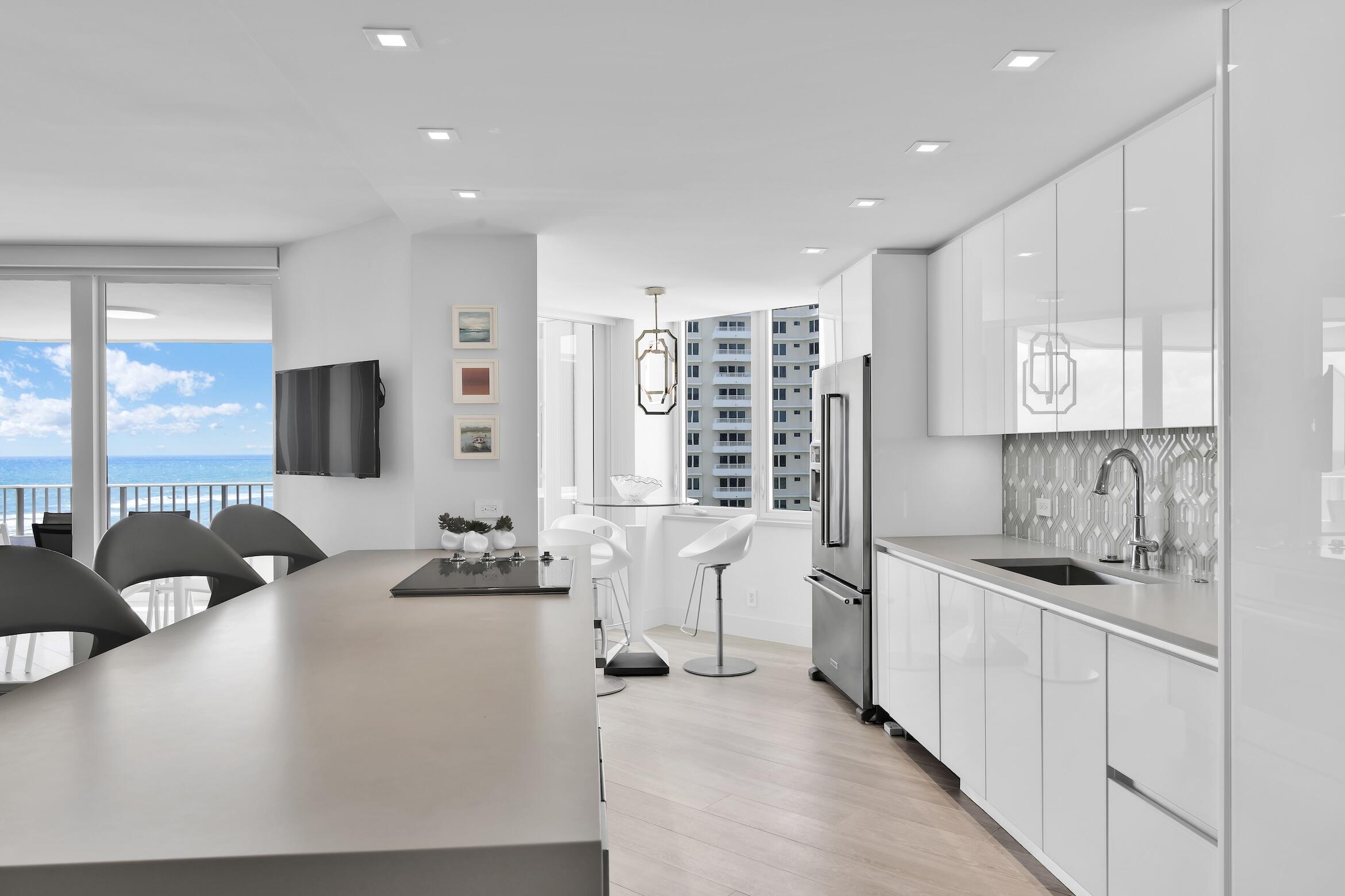 550 S Ocean Boulevard 1004 Property Photo 11