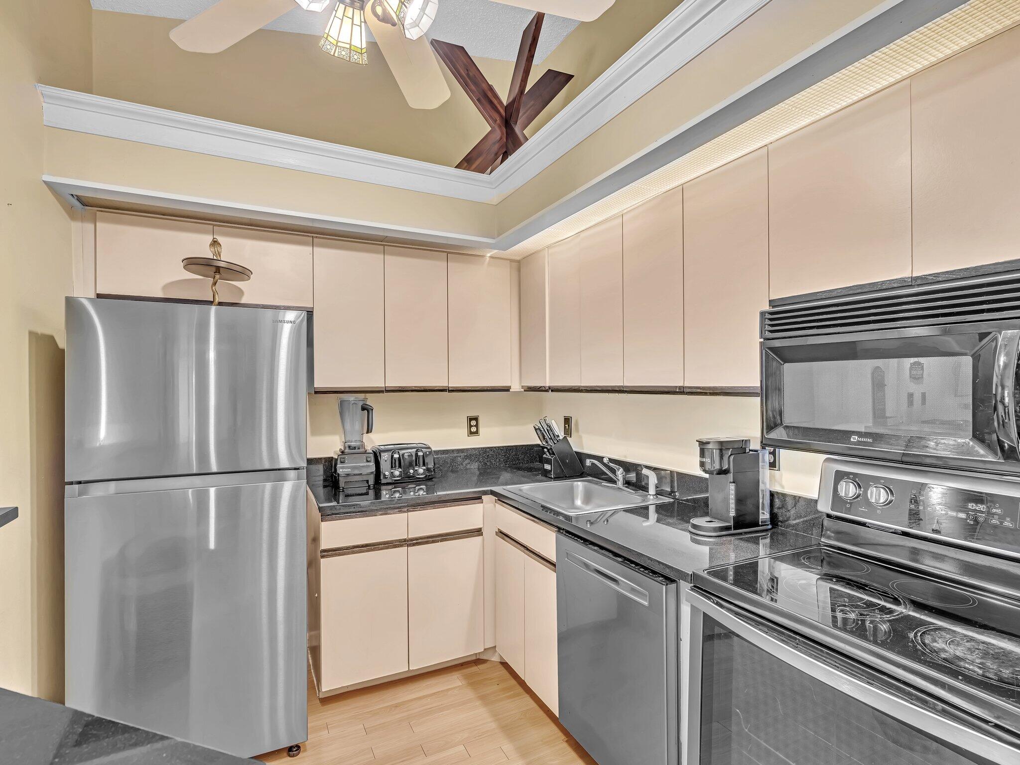 1109 Duncan Circle 202 Property Photo 3