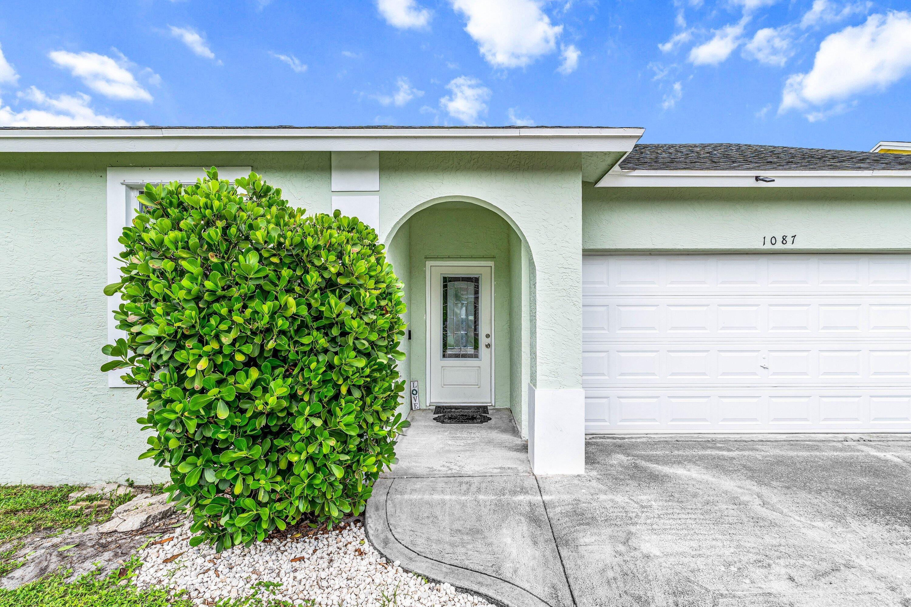 1087 Salmon Isle Property Photo 4