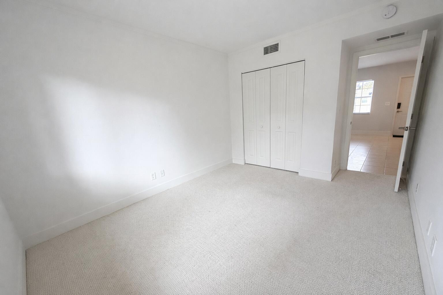2660 Ne 8th Avenue 216 Property Photo 8