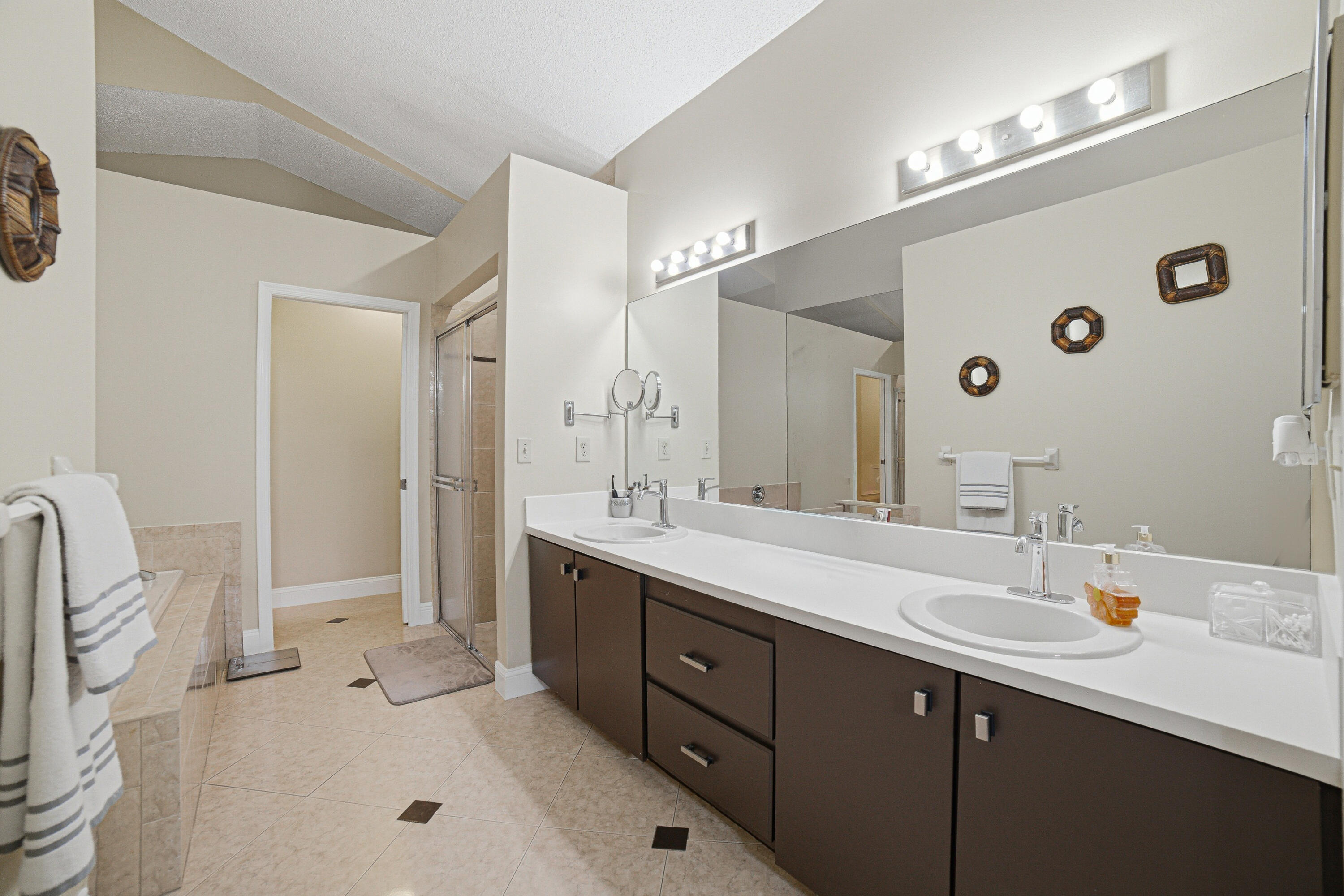 7625 Forest Green Lane Property Photo 26