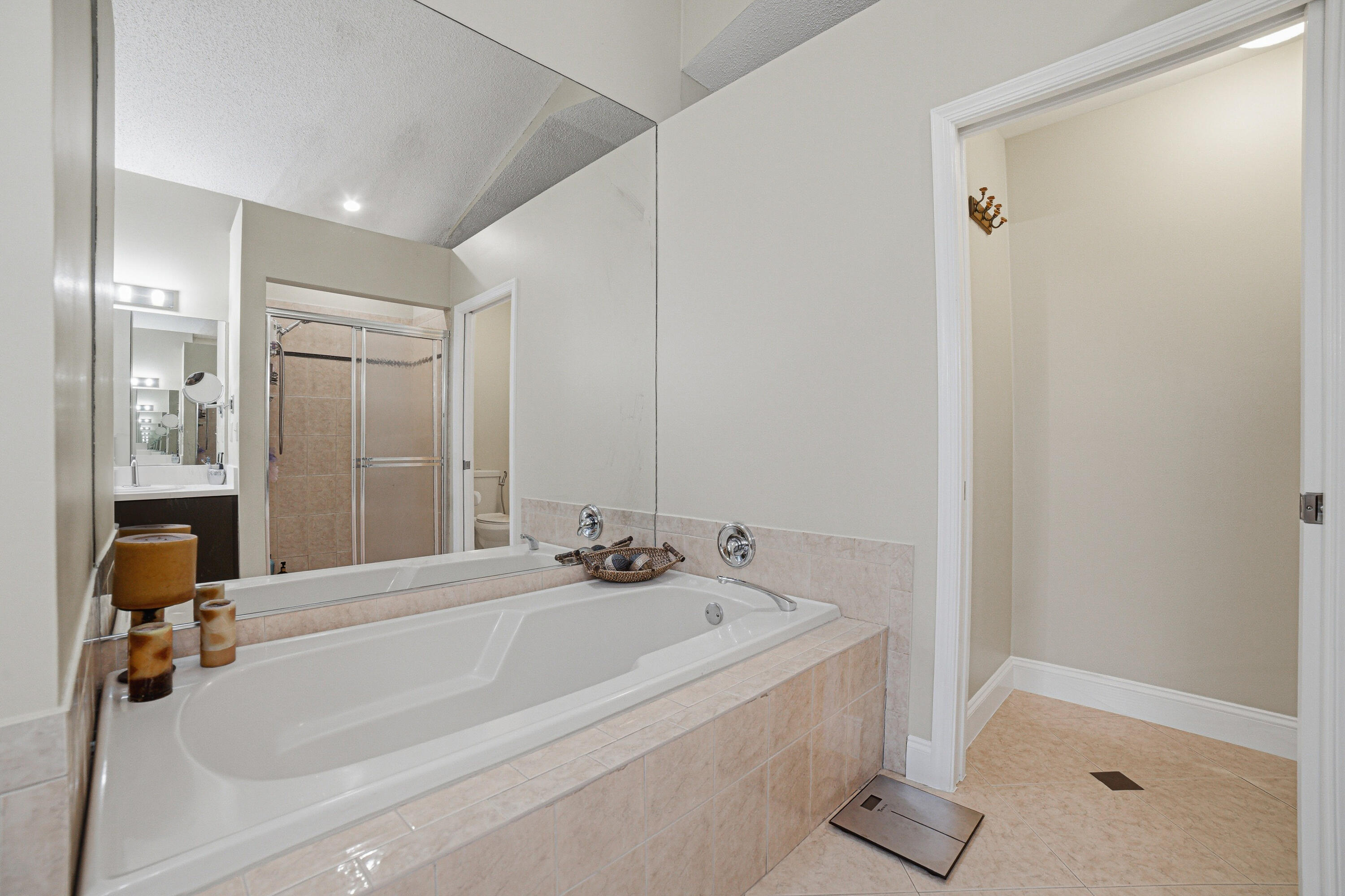7625 Forest Green Lane Property Photo 27