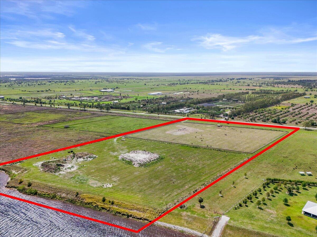 8105 Sw Kanner Highway Property Photo 3