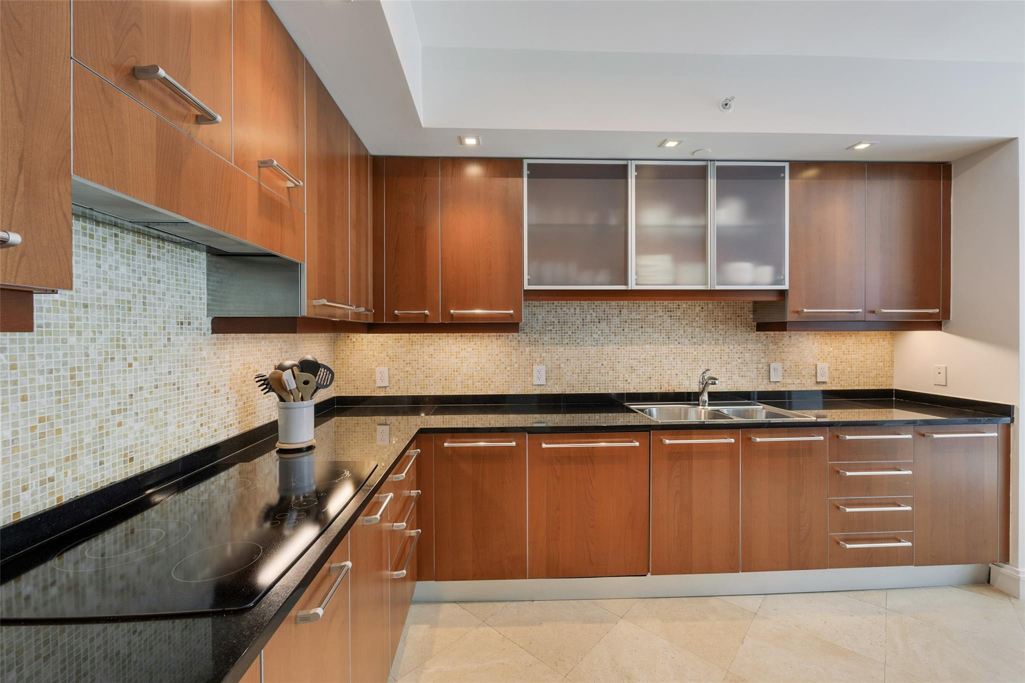 3101 S Ocean Drive 902 Property Photo 8