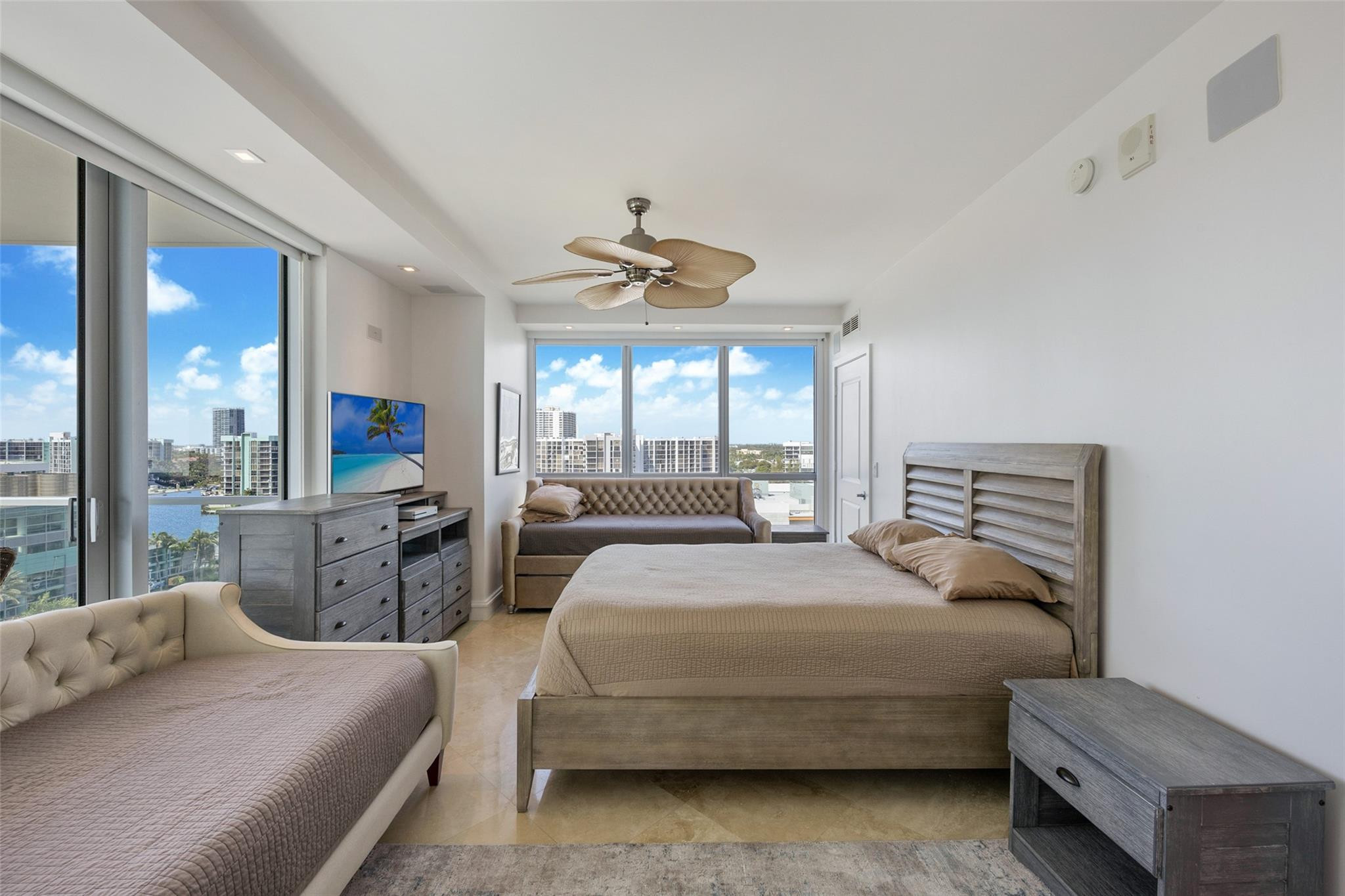 3101 S Ocean Drive 902 Property Photo 10