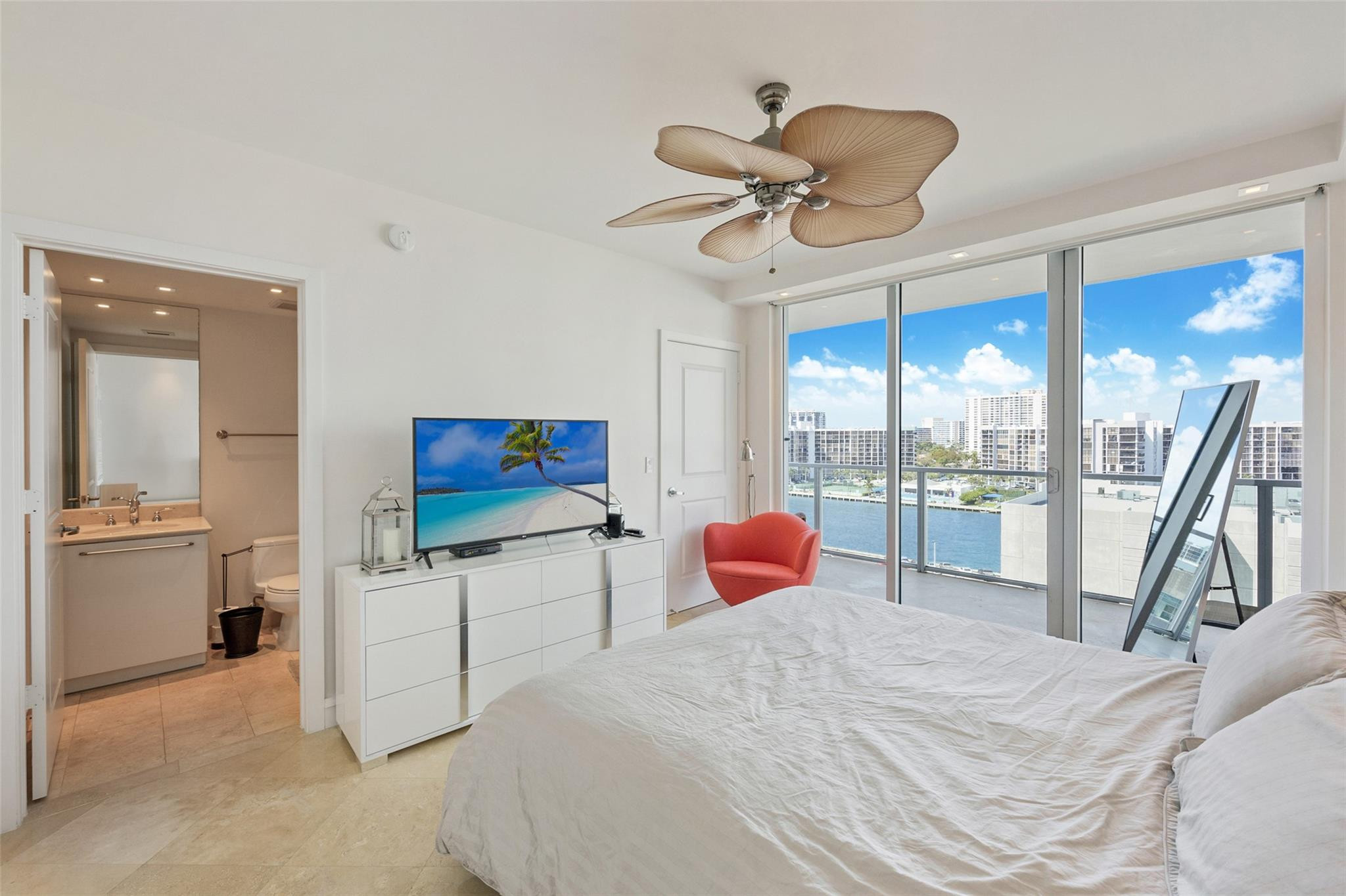 3101 S Ocean Drive 902 Property Photo 12
