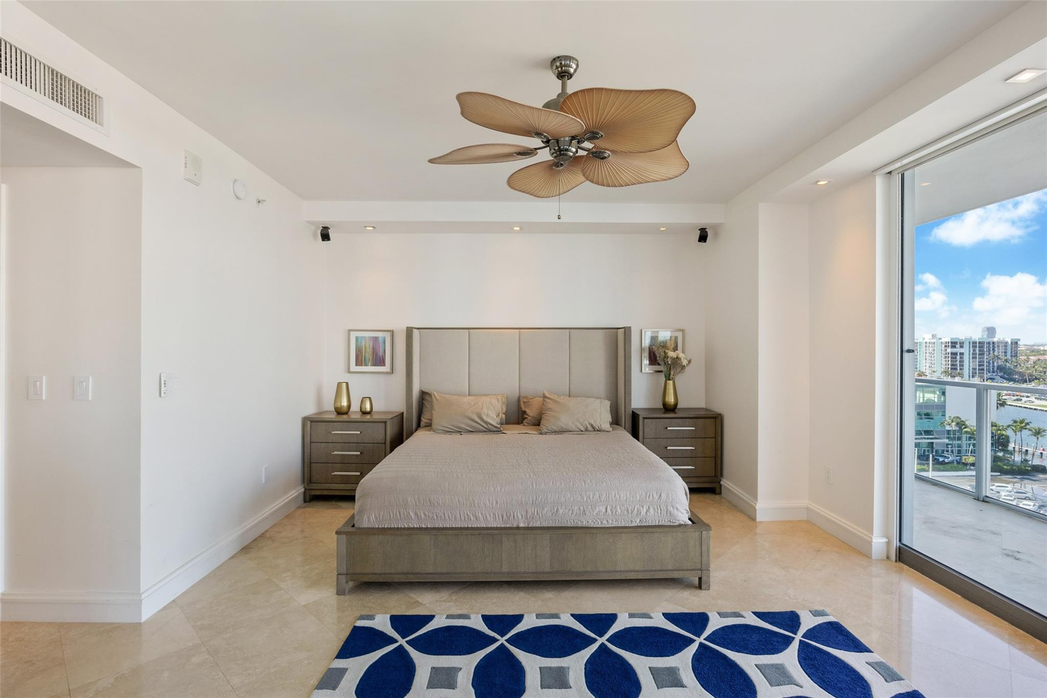 3101 S Ocean Drive 902 Property Photo 15
