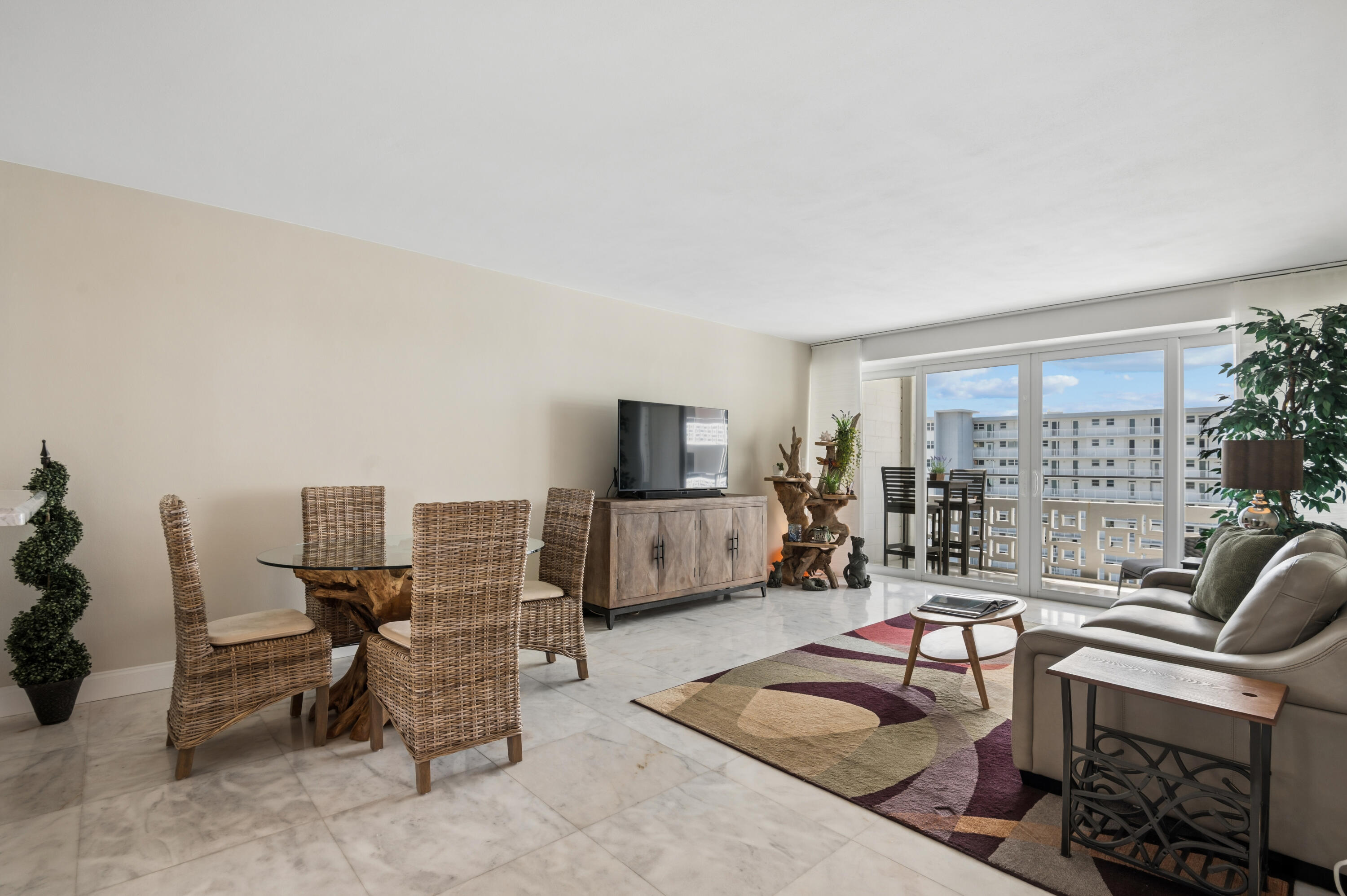 1900 S Ocean Drive 1504 Property Photo 5