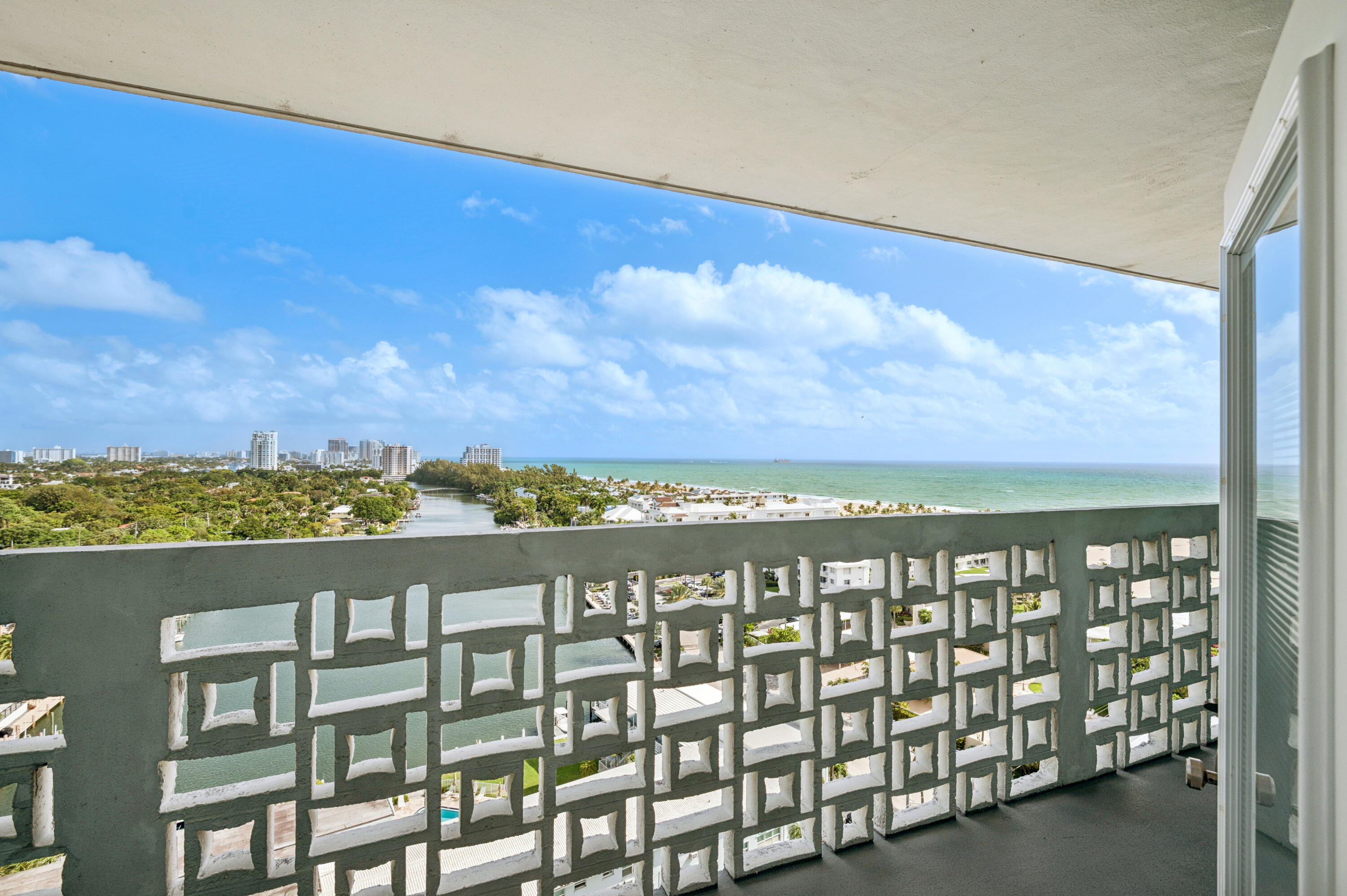 1900 S Ocean Drive 1504 Property Photo 15