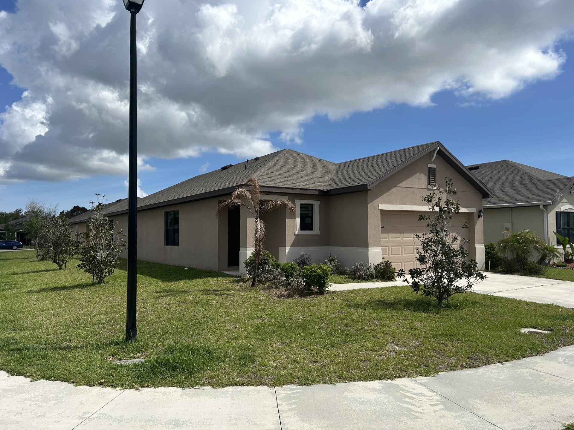 5414 Delight Drive Property Photo 3
