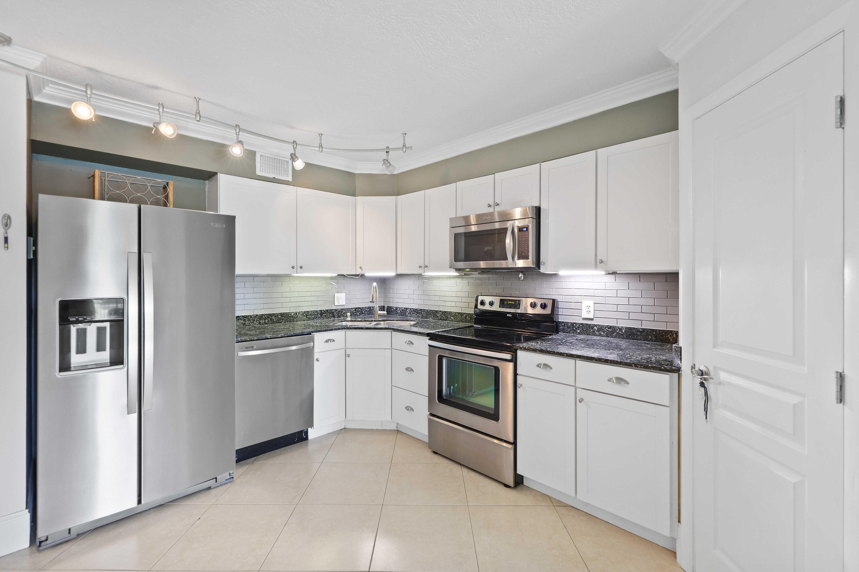 3020 Florida Boulevard 202-c Property Photo 5
