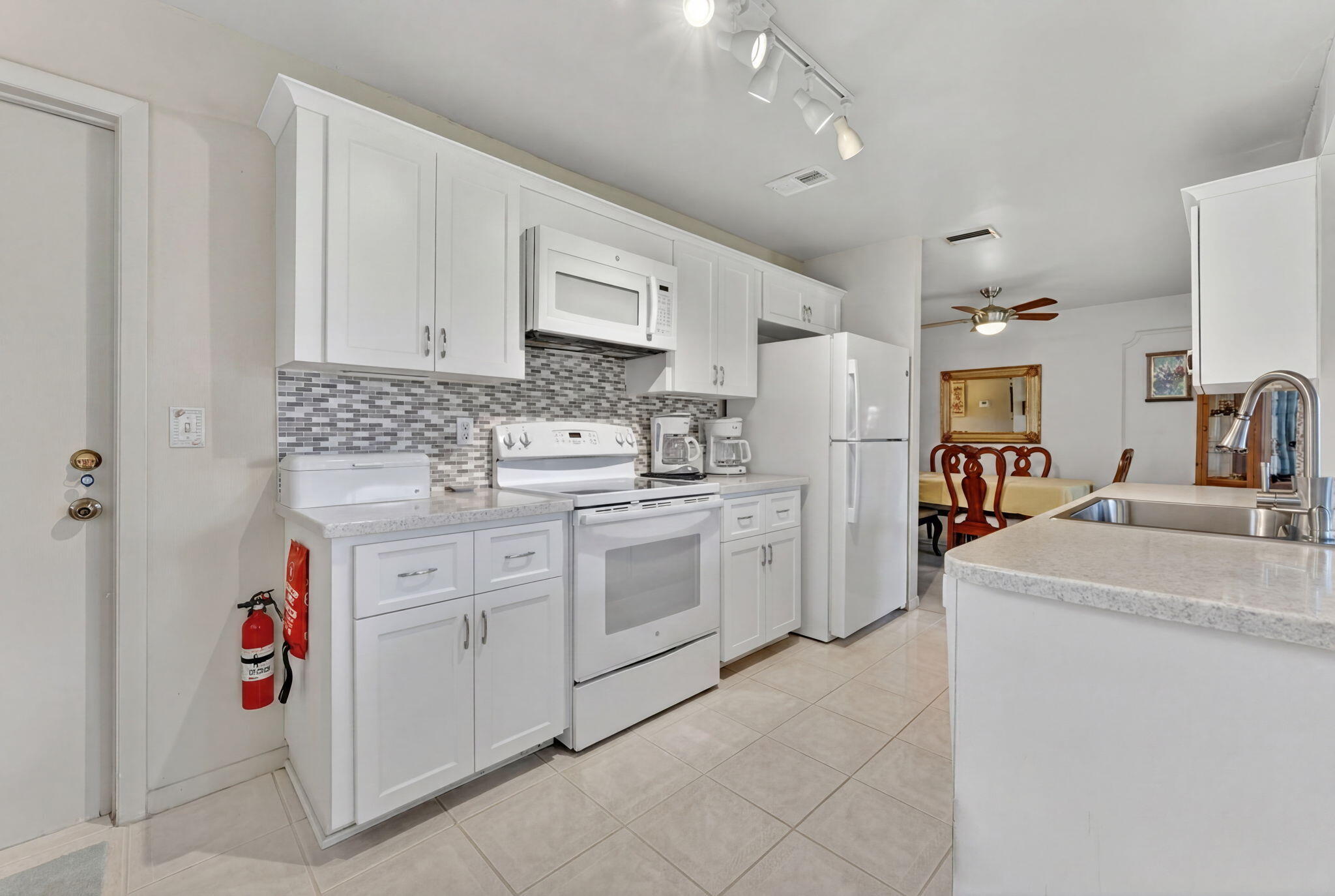 1211 Nw 44th Street Property Photo 4