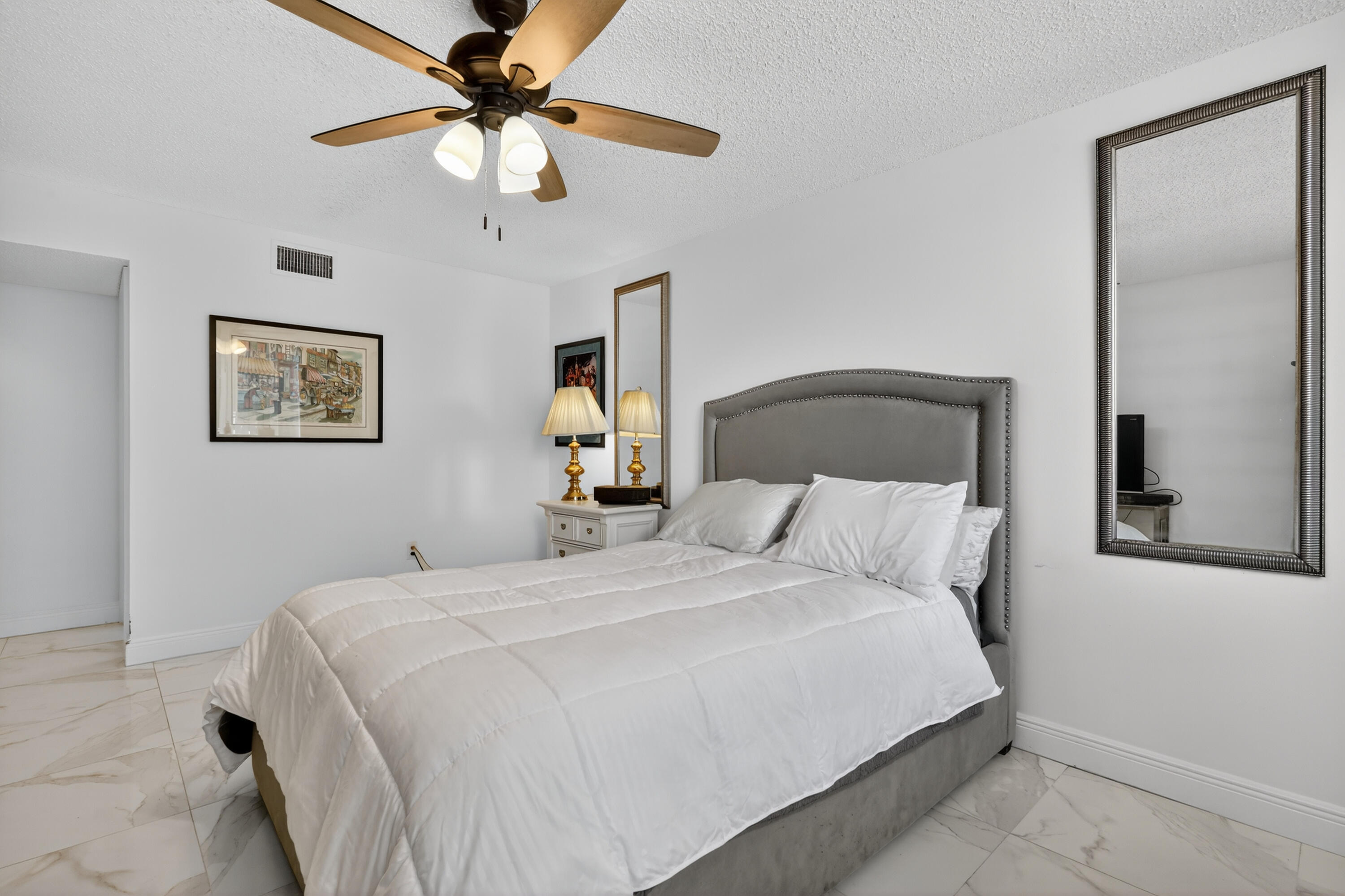 110 Half Moon Circle D2 Property Photo 18
