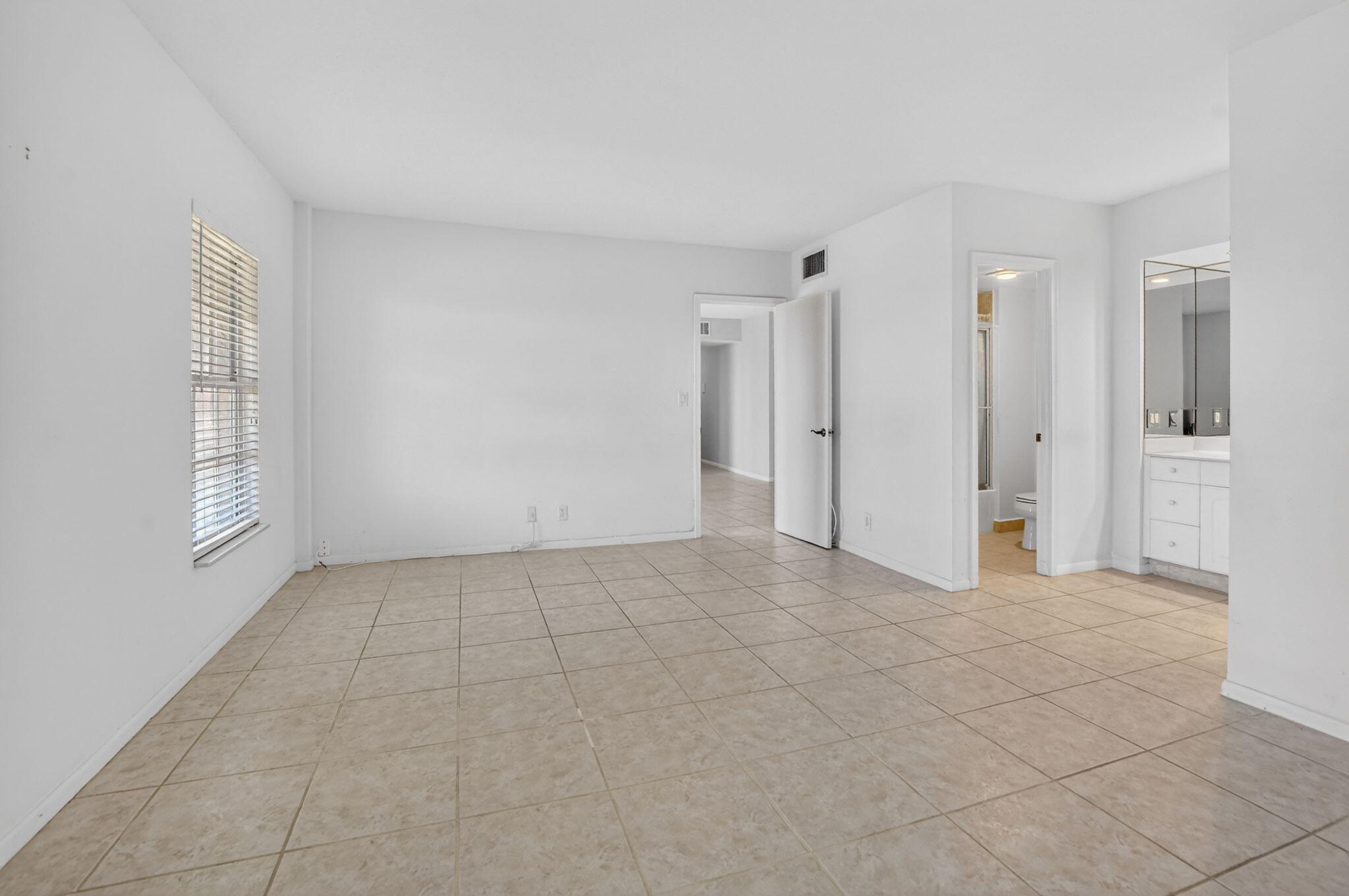 250 Ne 20th Street 5220 Property Photo 16