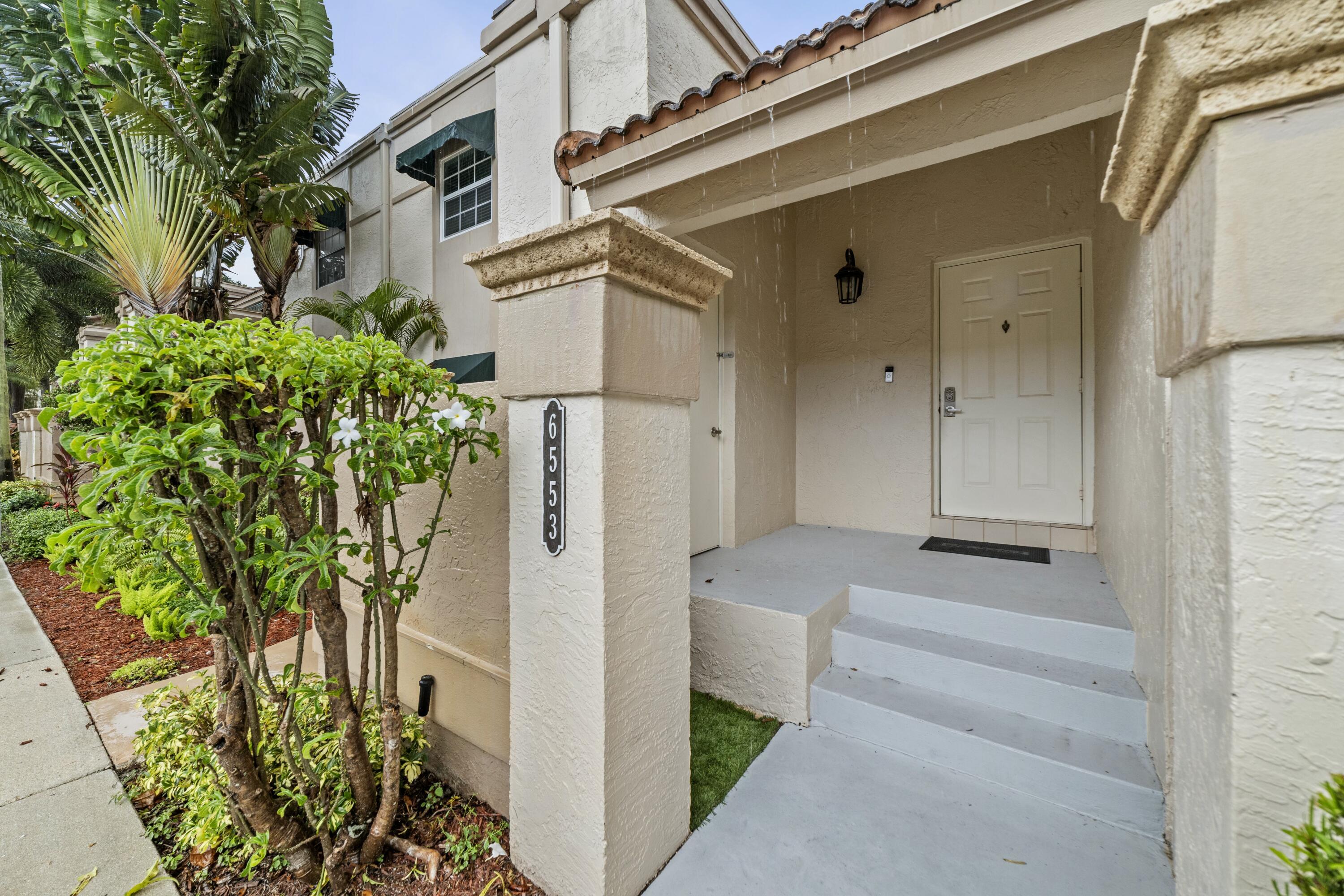 6553 Via Regina Property Photo 3