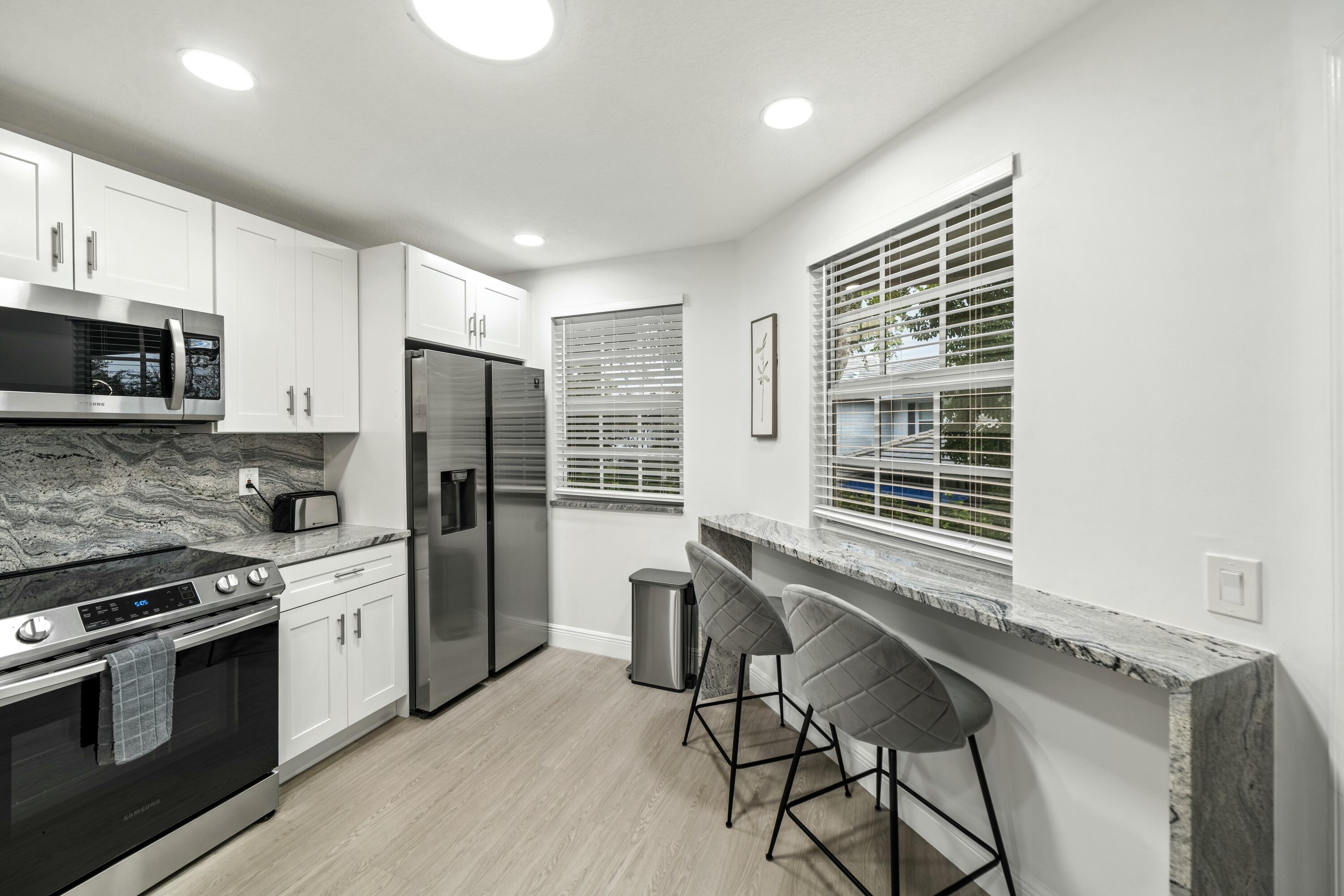 6553 Via Regina Property Photo 9