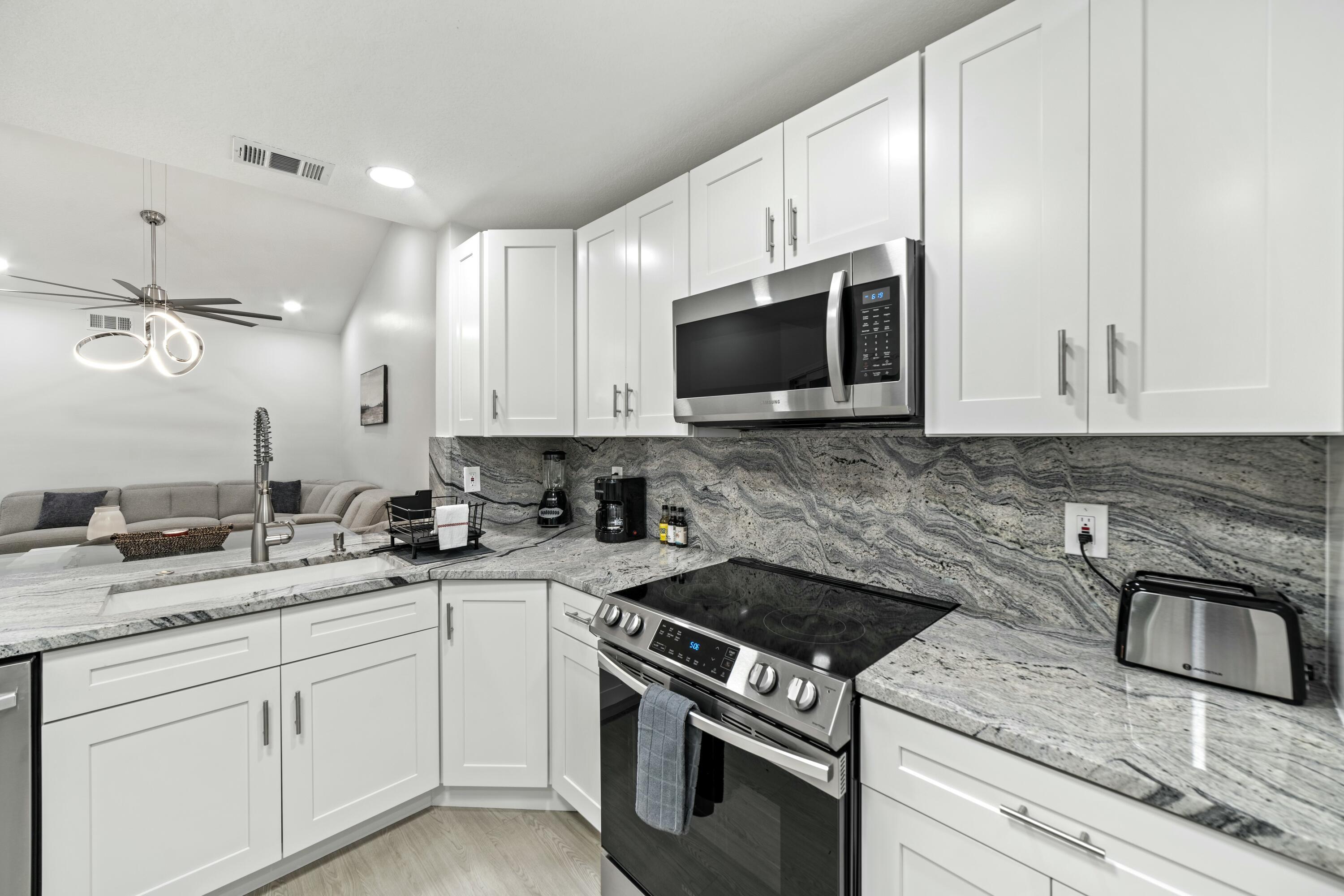 6553 Via Regina Property Photo 10