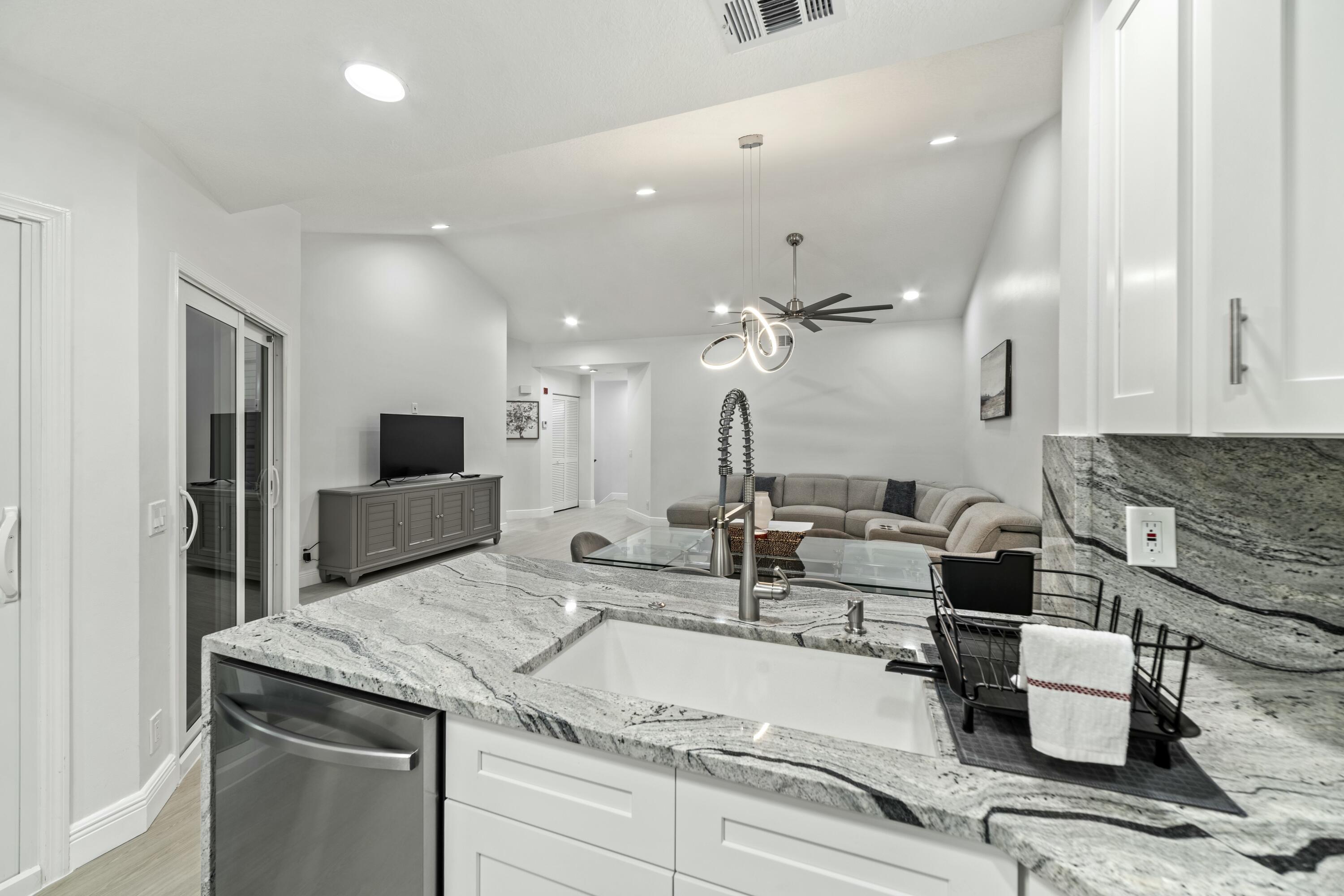 6553 Via Regina Property Photo 12