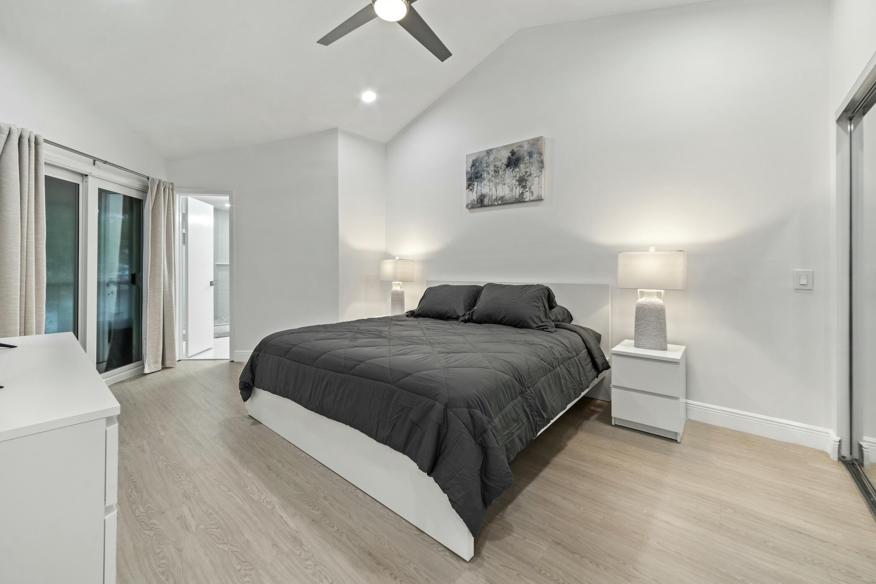 6553 Via Regina Property Photo 13