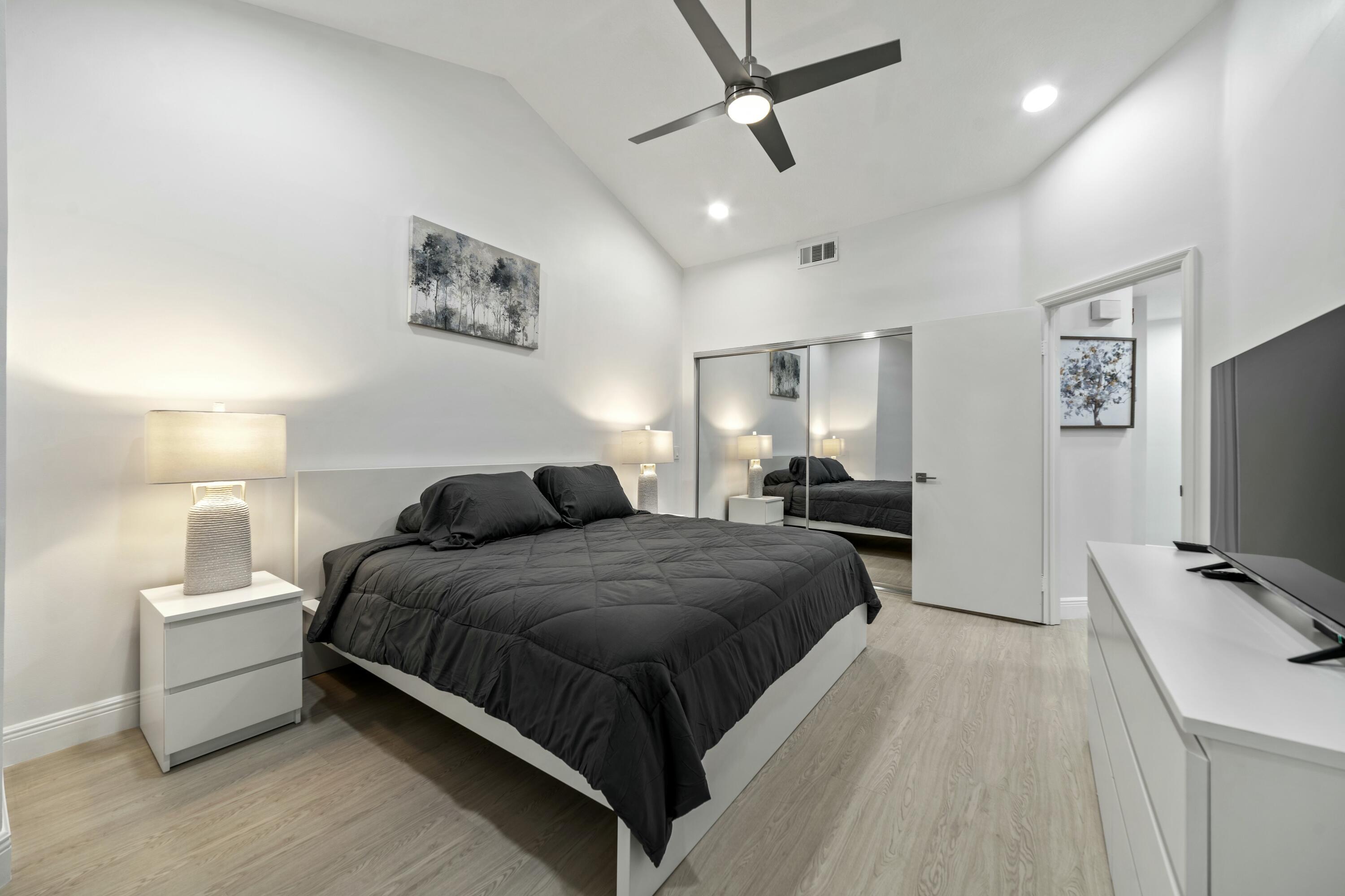 6553 Via Regina Property Photo 15