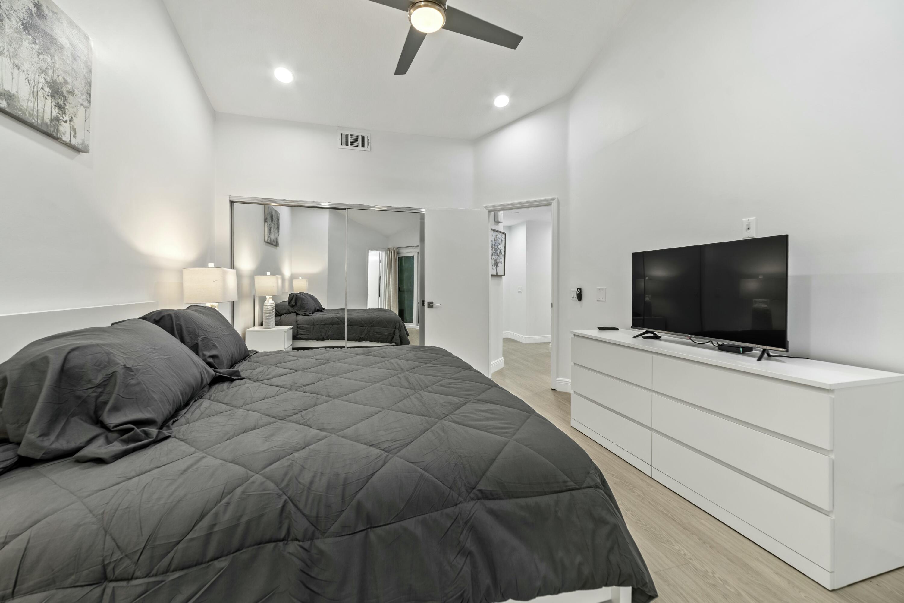 6553 Via Regina Property Photo 16