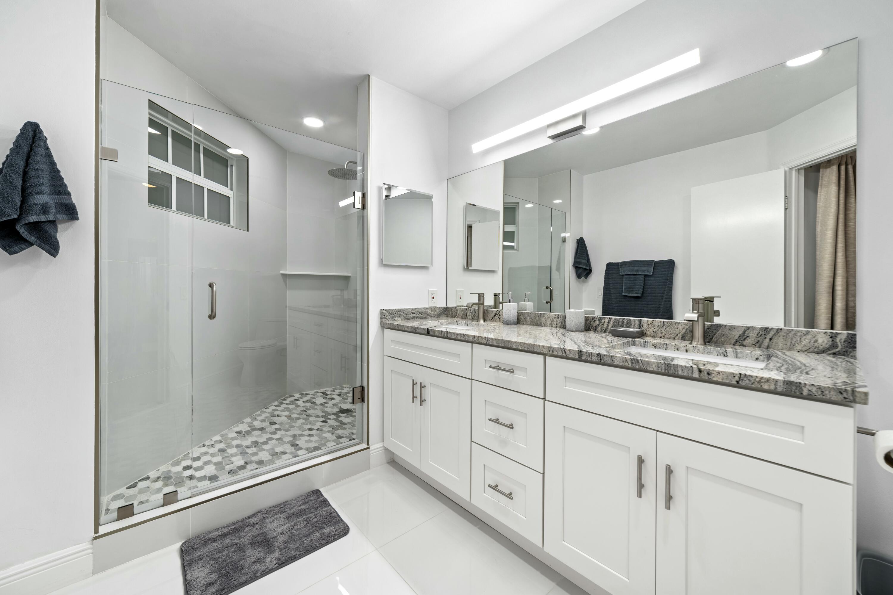 6553 Via Regina Property Photo 18