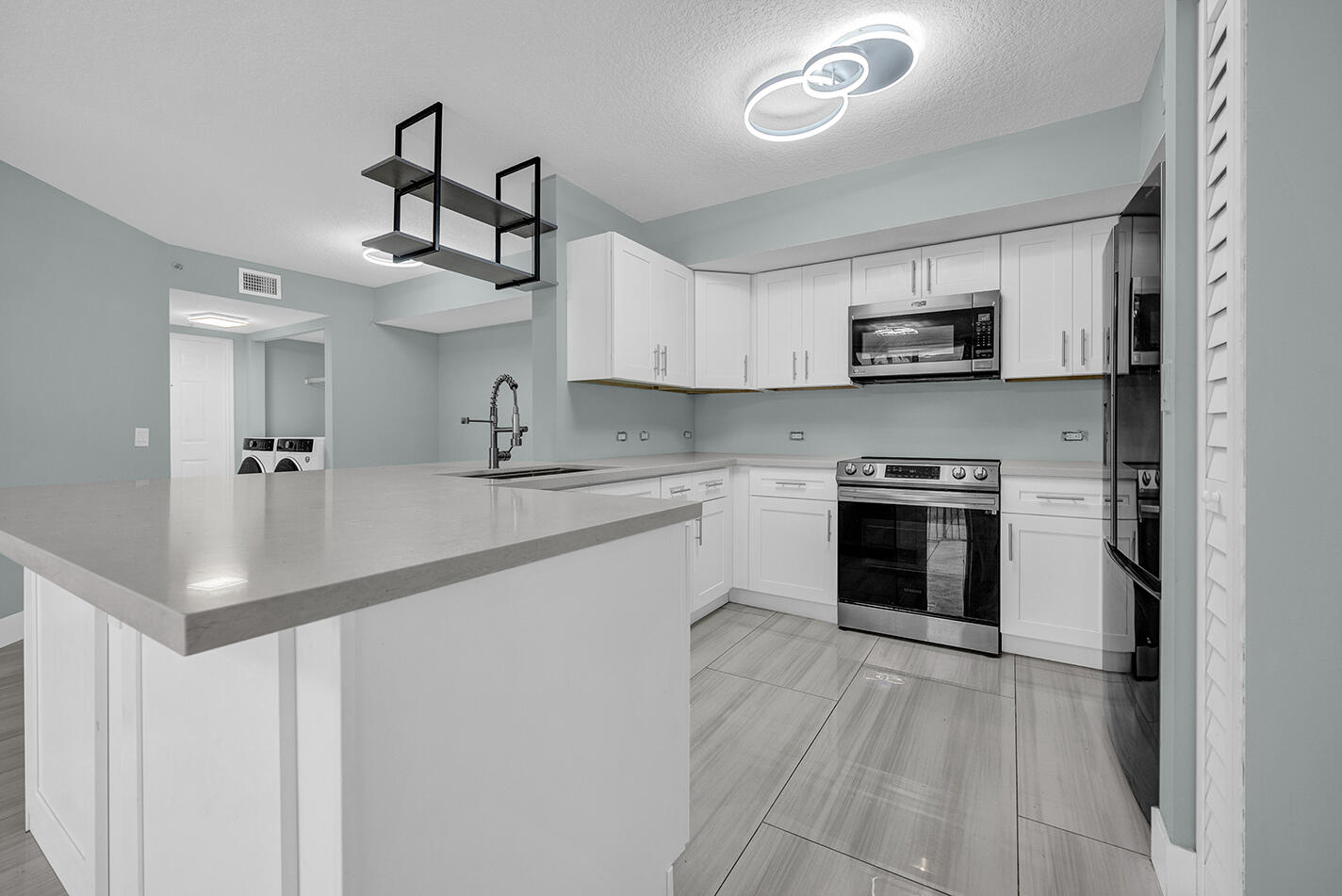 1010 Villa Circle Property Photo 1