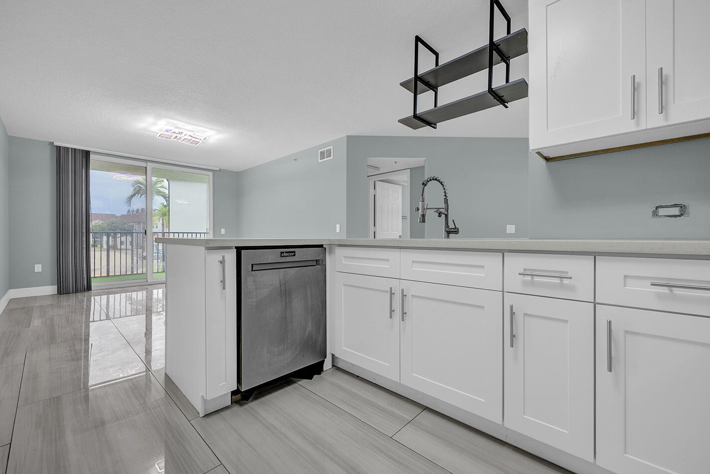 1010 Villa Circle Property Photo 2