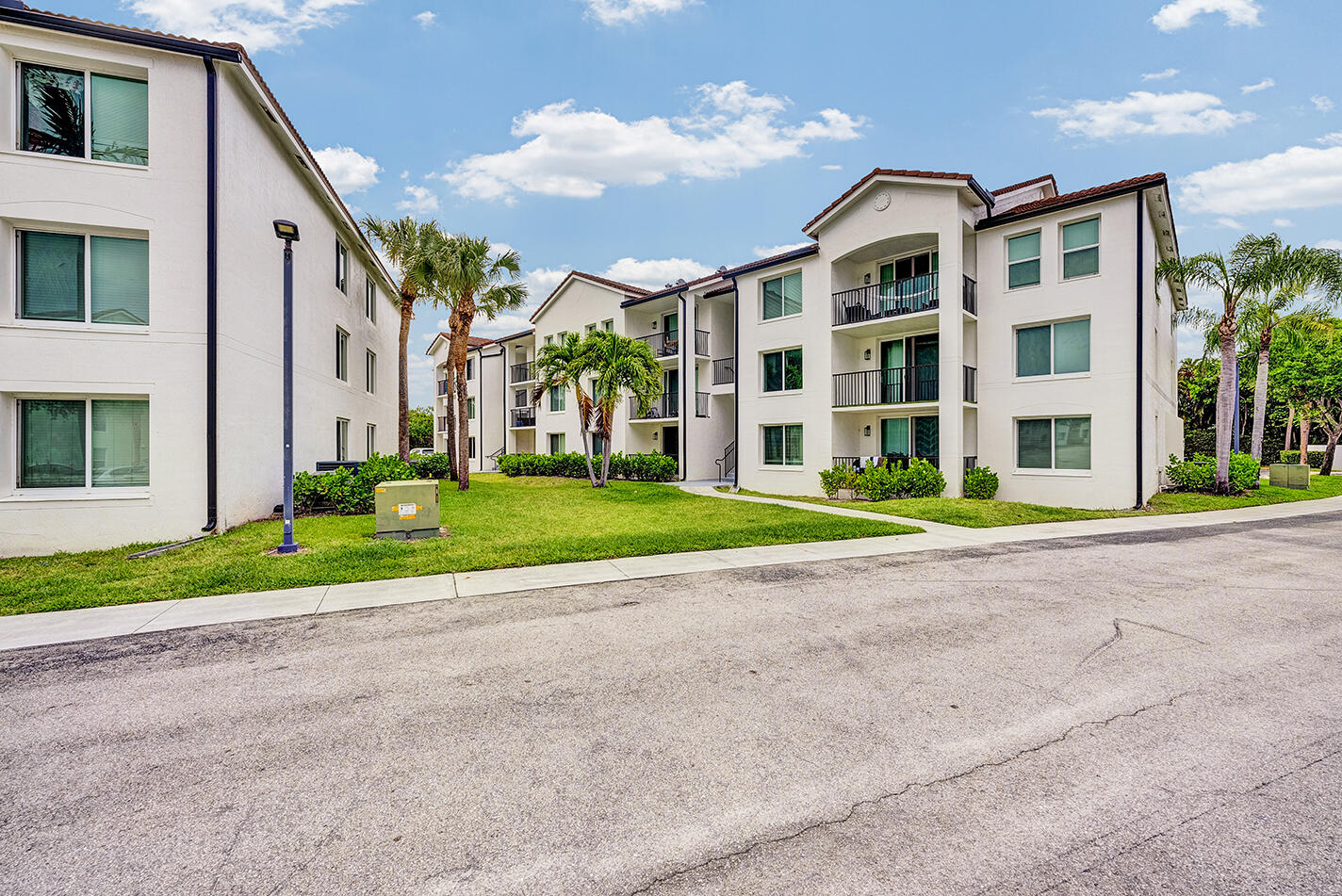 1010 Villa Circle Property Photo 3
