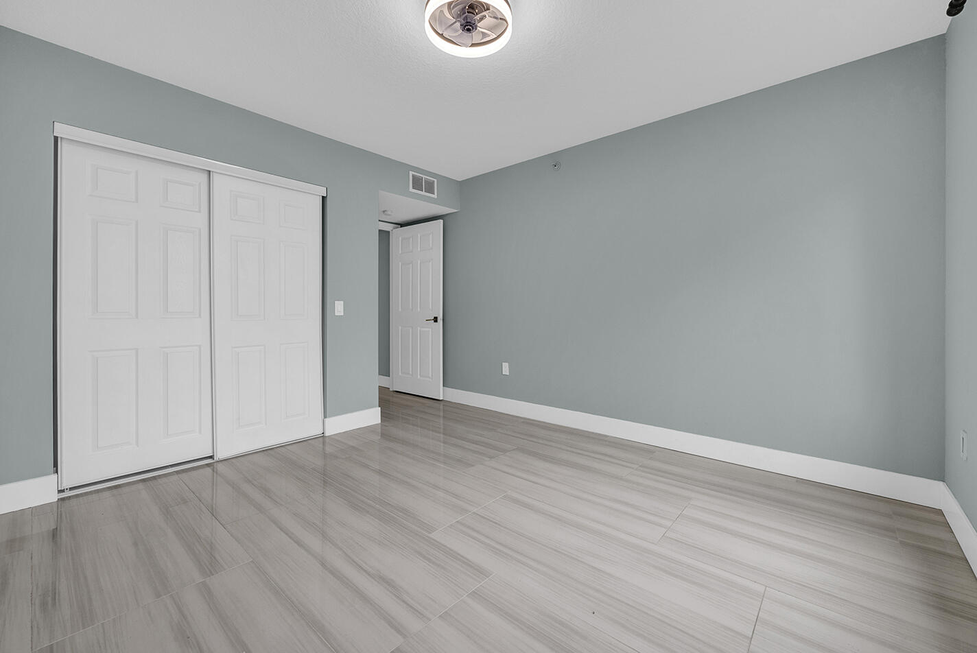 1010 Villa Circle Property Photo 8
