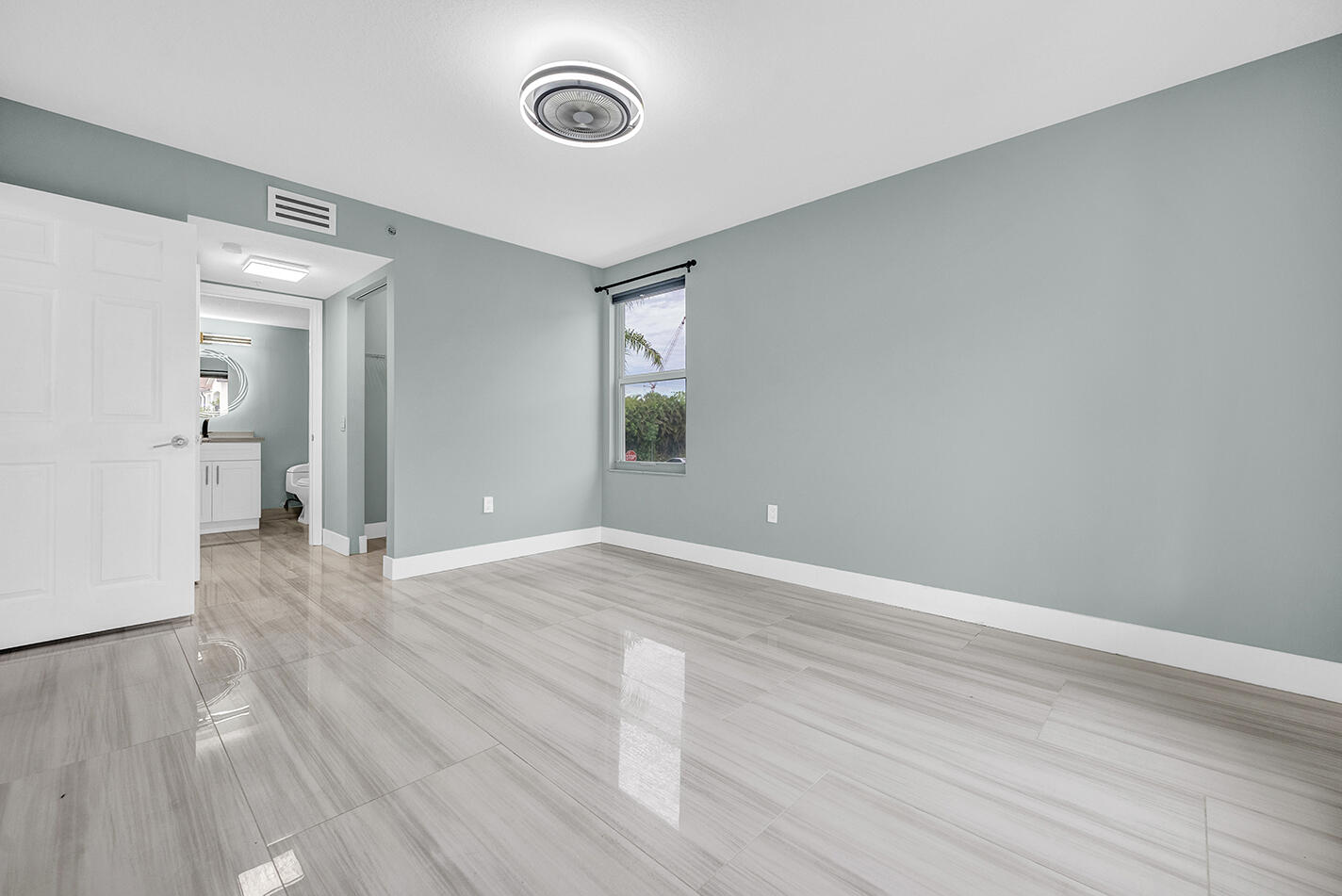 1010 Villa Circle Property Photo 13
