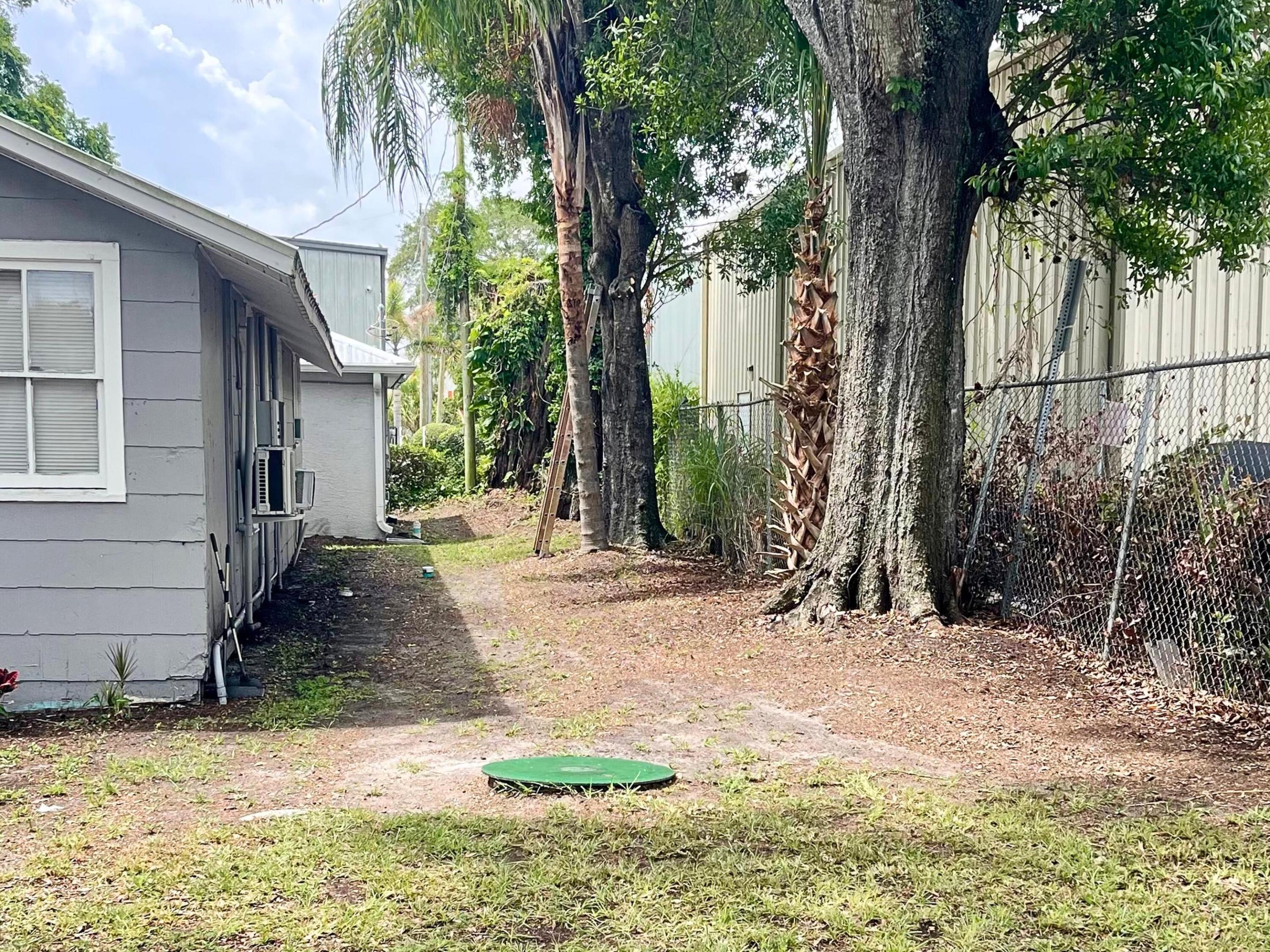 1135 17th Place Property Photo 8